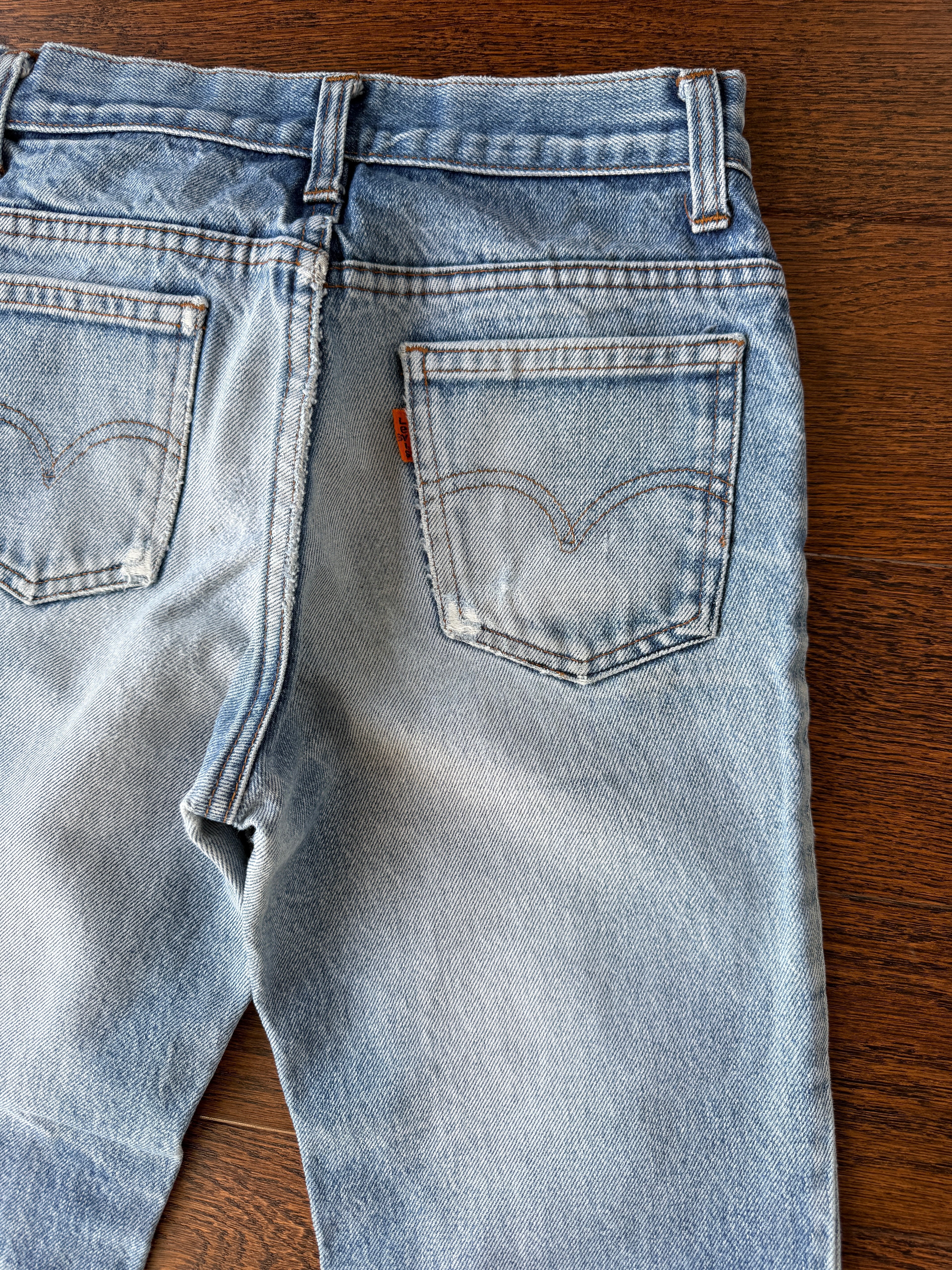 W24 L26 vintage Levis 24/25” measured whiskers denim medium faded blue 70s/80’s levi’s