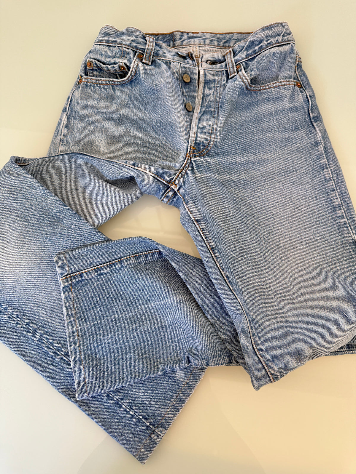 W25 L27 vintage Levis 501 24/25” measured fade light denim USA 501s 80s
