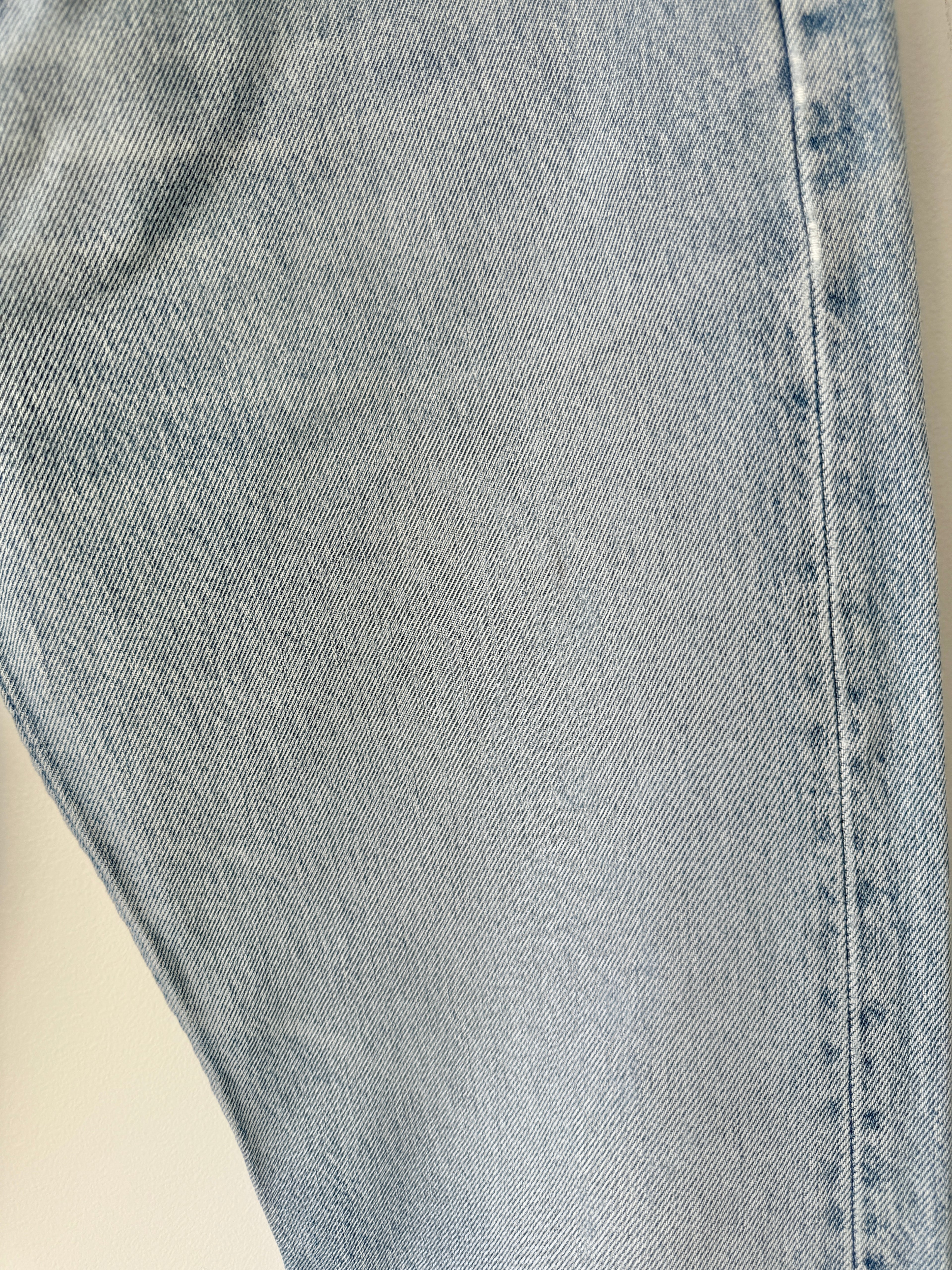 W29 L33 vintage Levis 501 29” measured light faded blue made in 90s