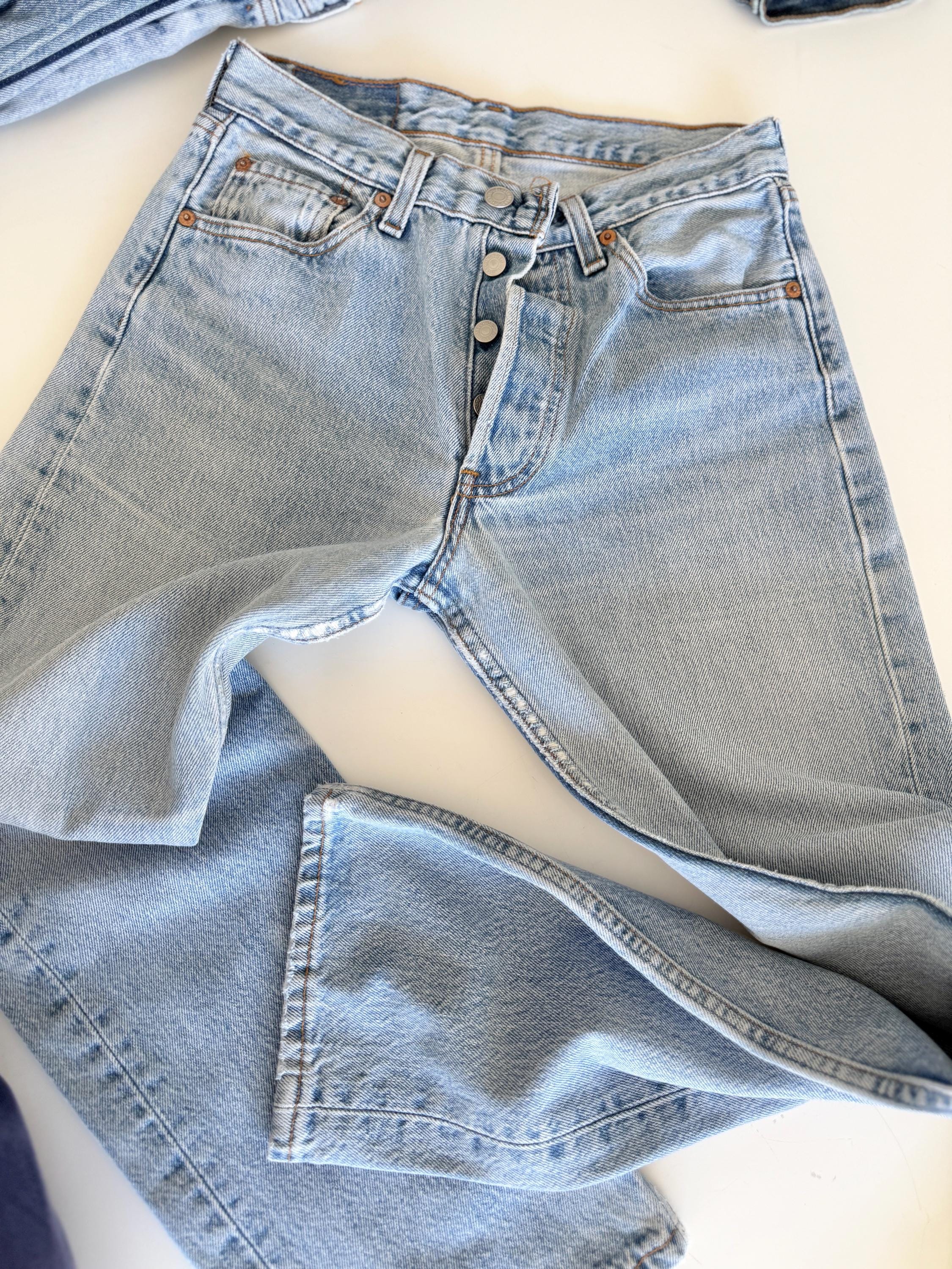 W26 L29 vintage Levis 501 25-26” measured waist light faded denim made in USA 90s