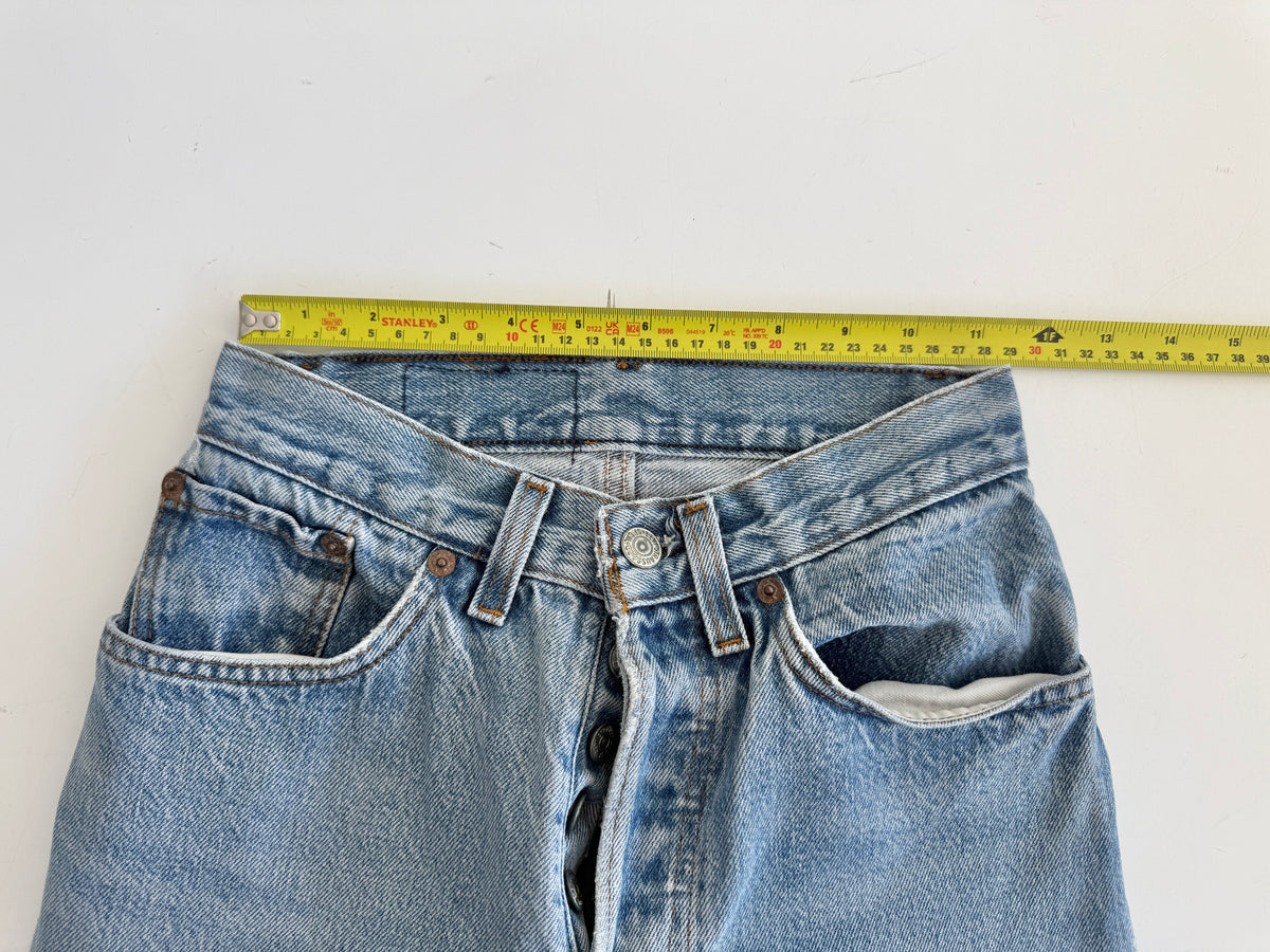 W23 L31 vintage Levis 26501s 22/23” measured light blue 26501s 80s 1984 USA