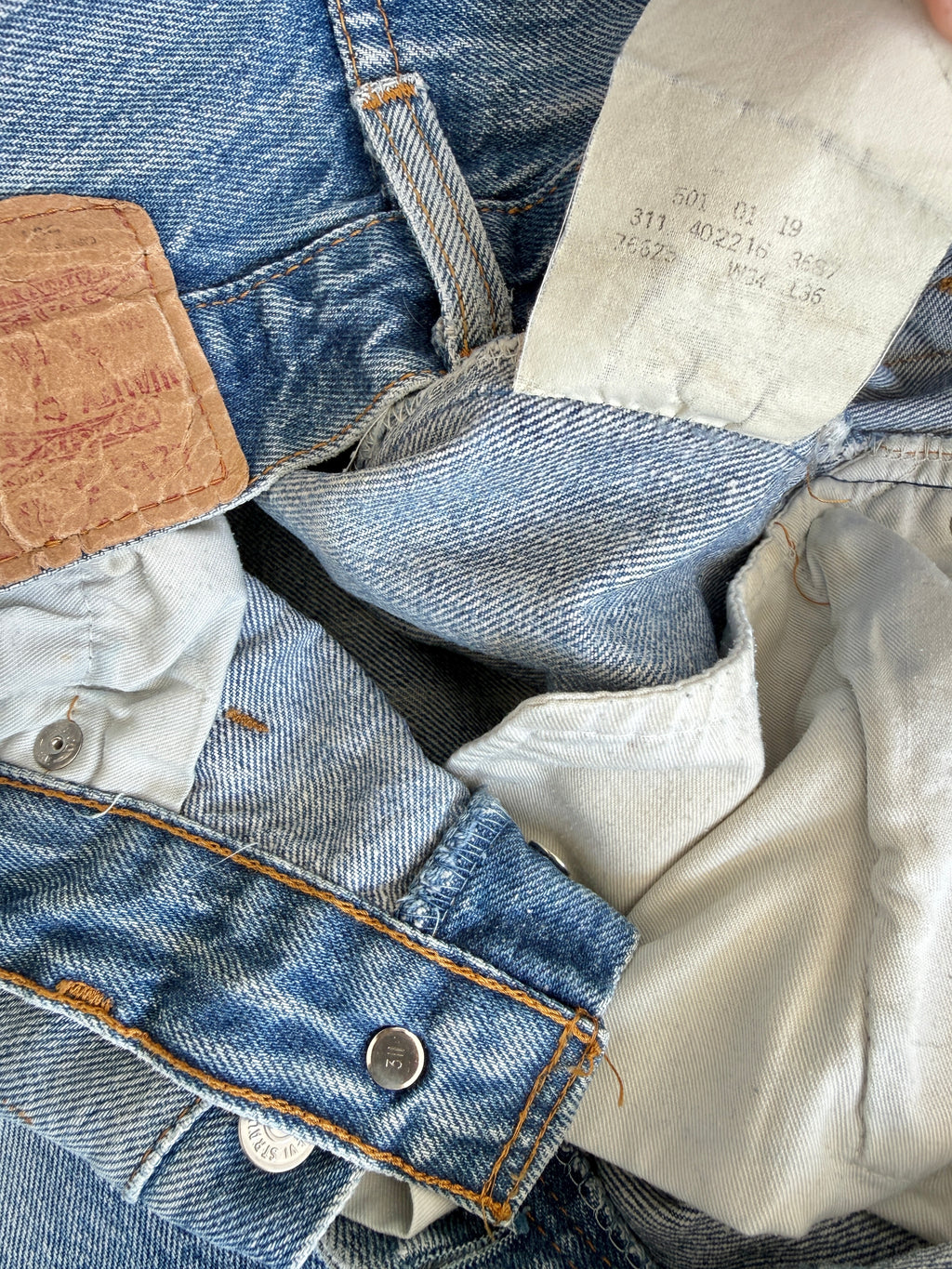 W30 L31 vintage Levis 501 29/30” measured waist medium faded blue 80s 501s