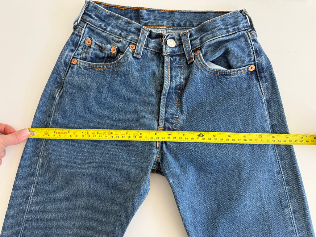W23 L31 vintage Levis 501s 22/23” measured medium dark blue fade 501s Y2K