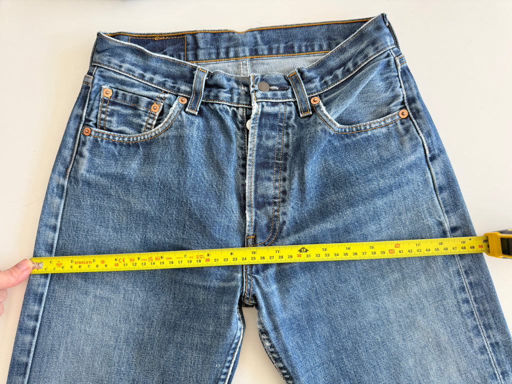 W27 L30 vintage Levis 501 26/27” measured waist dark faded blue 501s Y2K