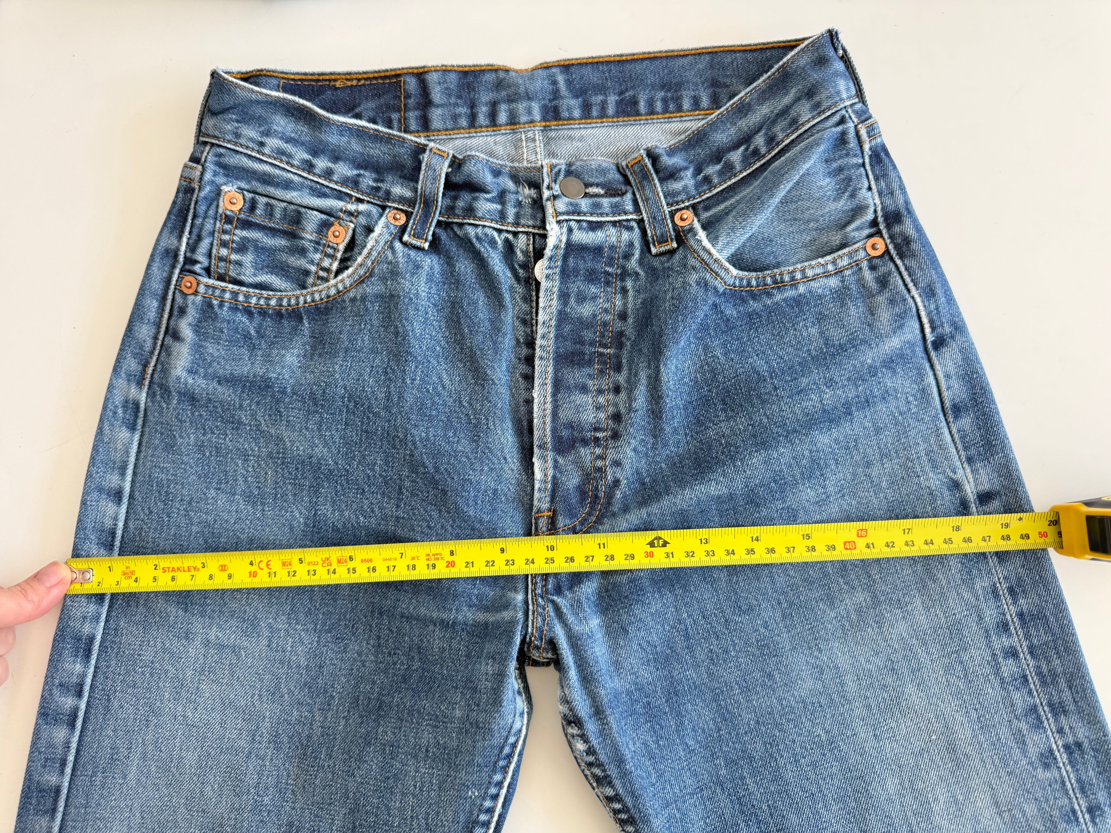 W27 L30 vintage Levis 501 26/27” measured waist dark faded blue 501s Y2K