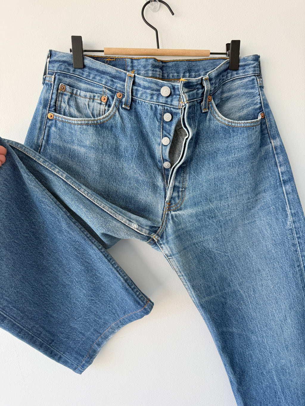W31 L29 vintage Levis 501s 30/31” measured dark fade blue 90s 501s