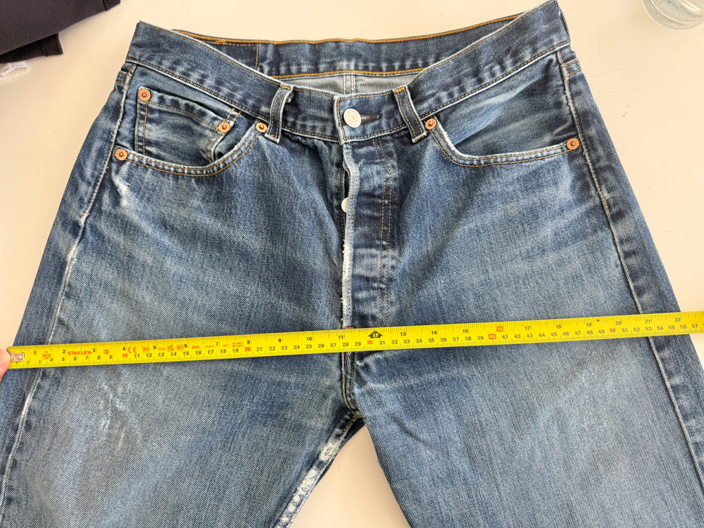 W29 L28 vintage Levis 501s 28/29” measured waist indigo faded blue Y2K  501s