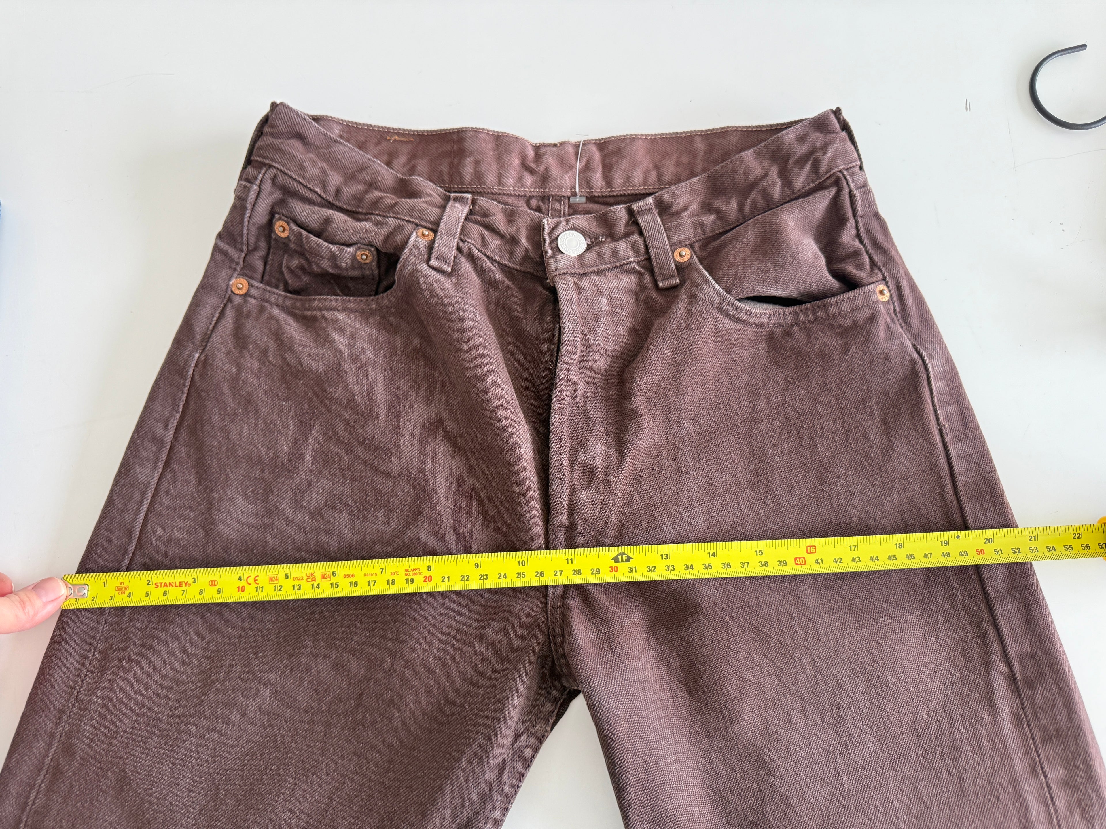 W27 L26 vintage Levis 501 26-27” dark brown 90s Levi’s 501s
