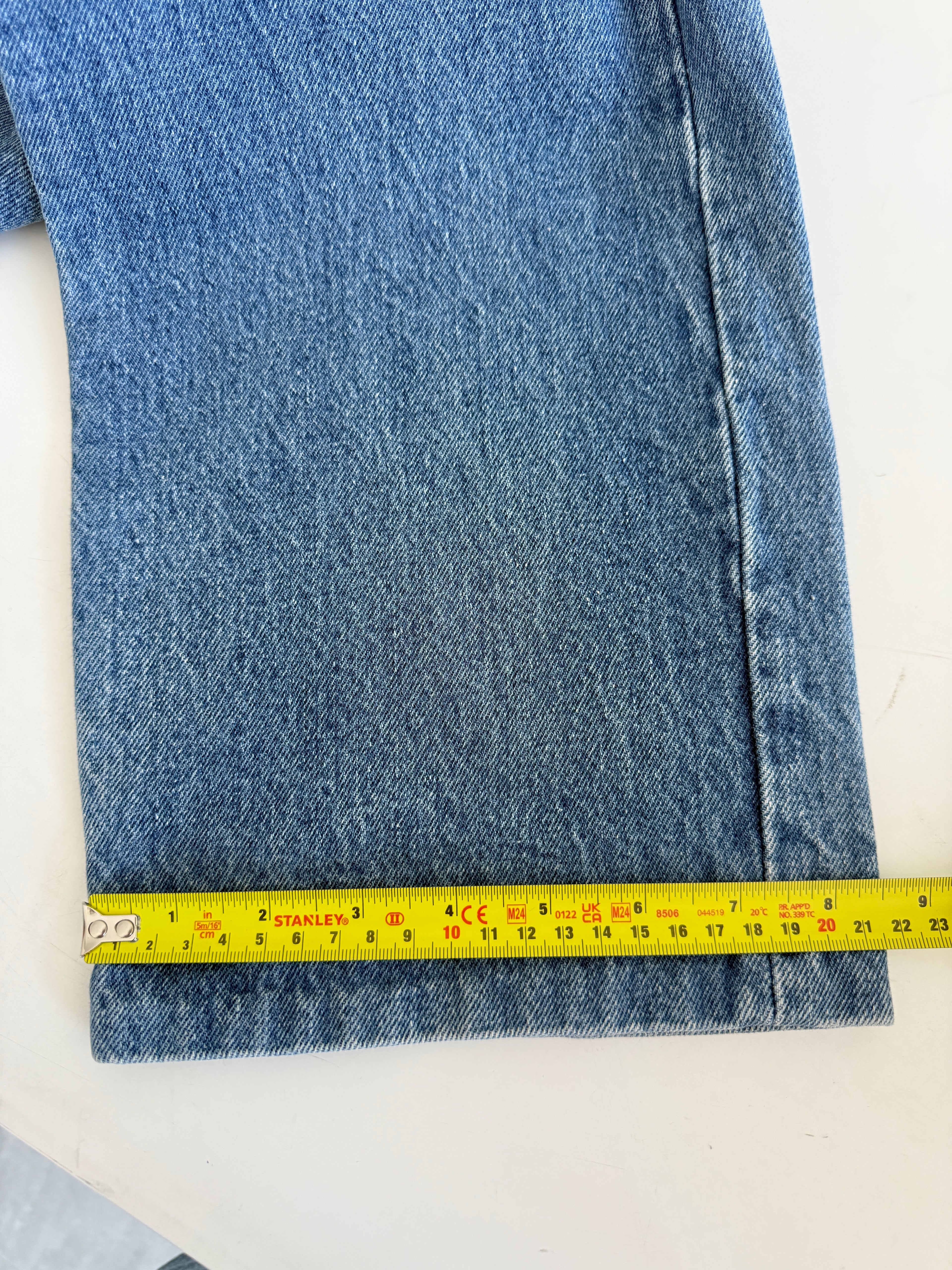 W33 L29 vintage Levis 501 32/33” dark blue faded Levi’s 501s USA 80s
