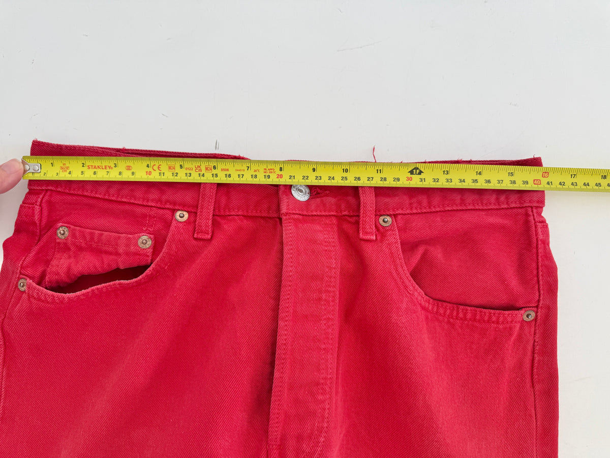 W31 L32 vintage Levis 501s 30/31” measured red denim 90s USA 501s