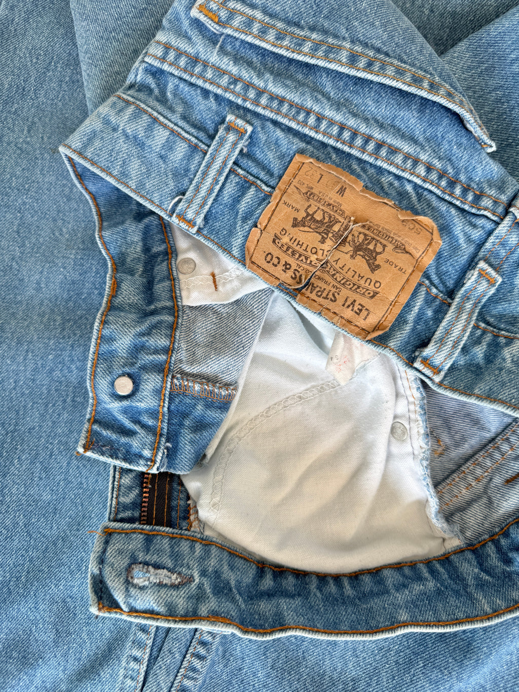 W27 L31 vintage Levis 509 27” measured medium blue faded  80/90s 509s
