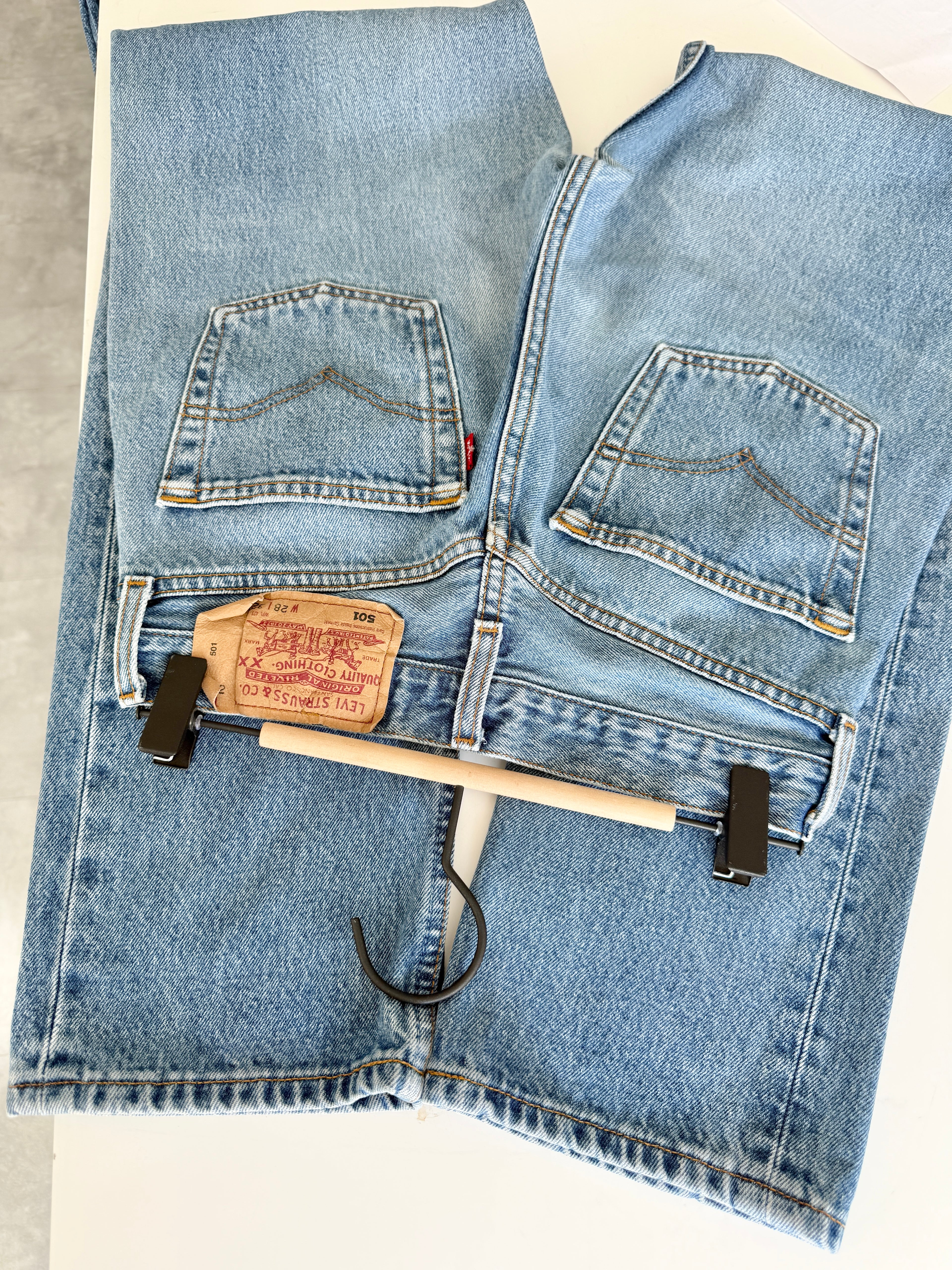 W26 L30 vintage Levis 501s 25-26” measured medium blue faded blue Y2K Levi’s 501s