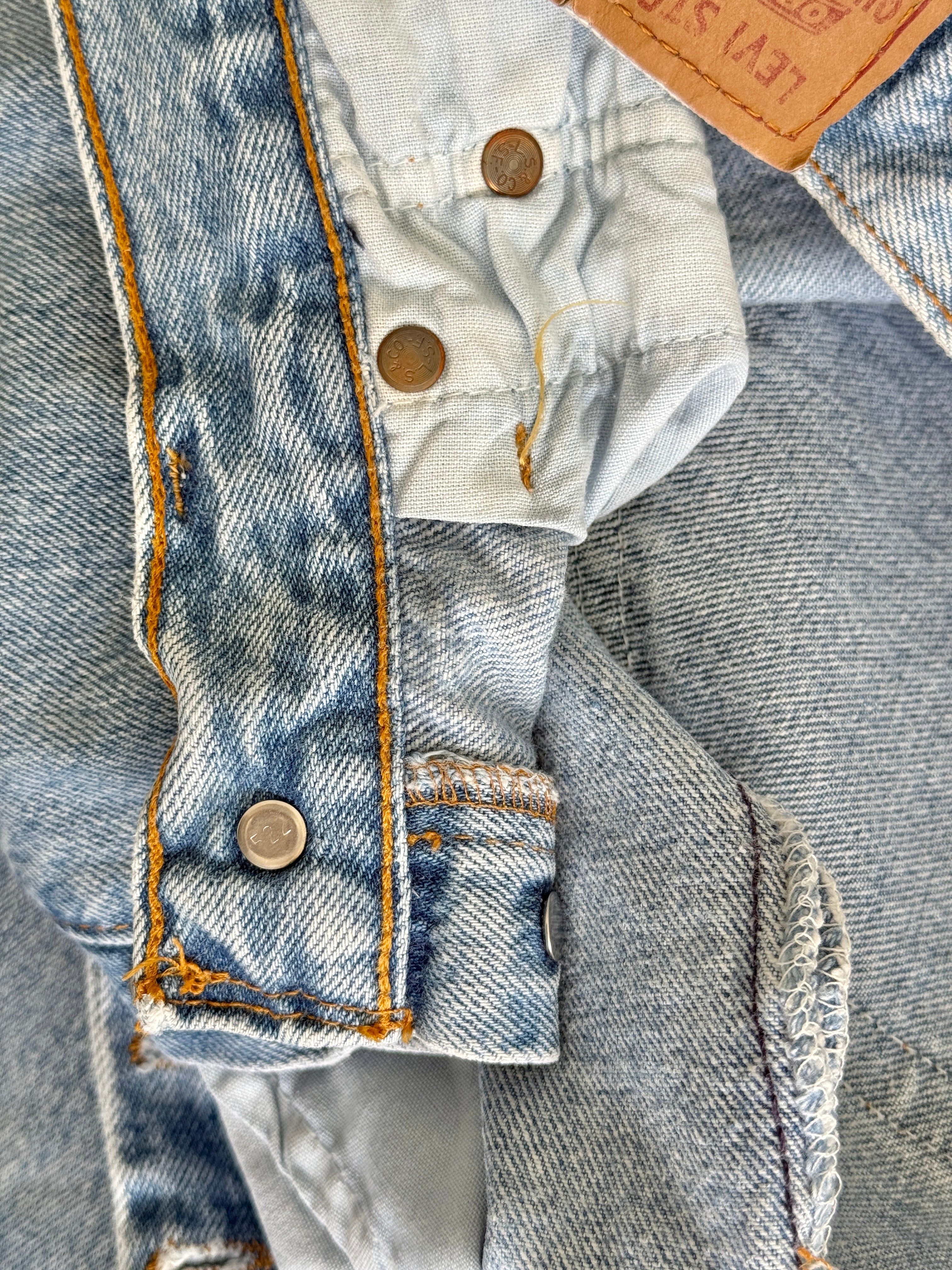 W29 L33 vintage Levis 501 28-29” measured light blue 90s denim Levi’s 501s USA