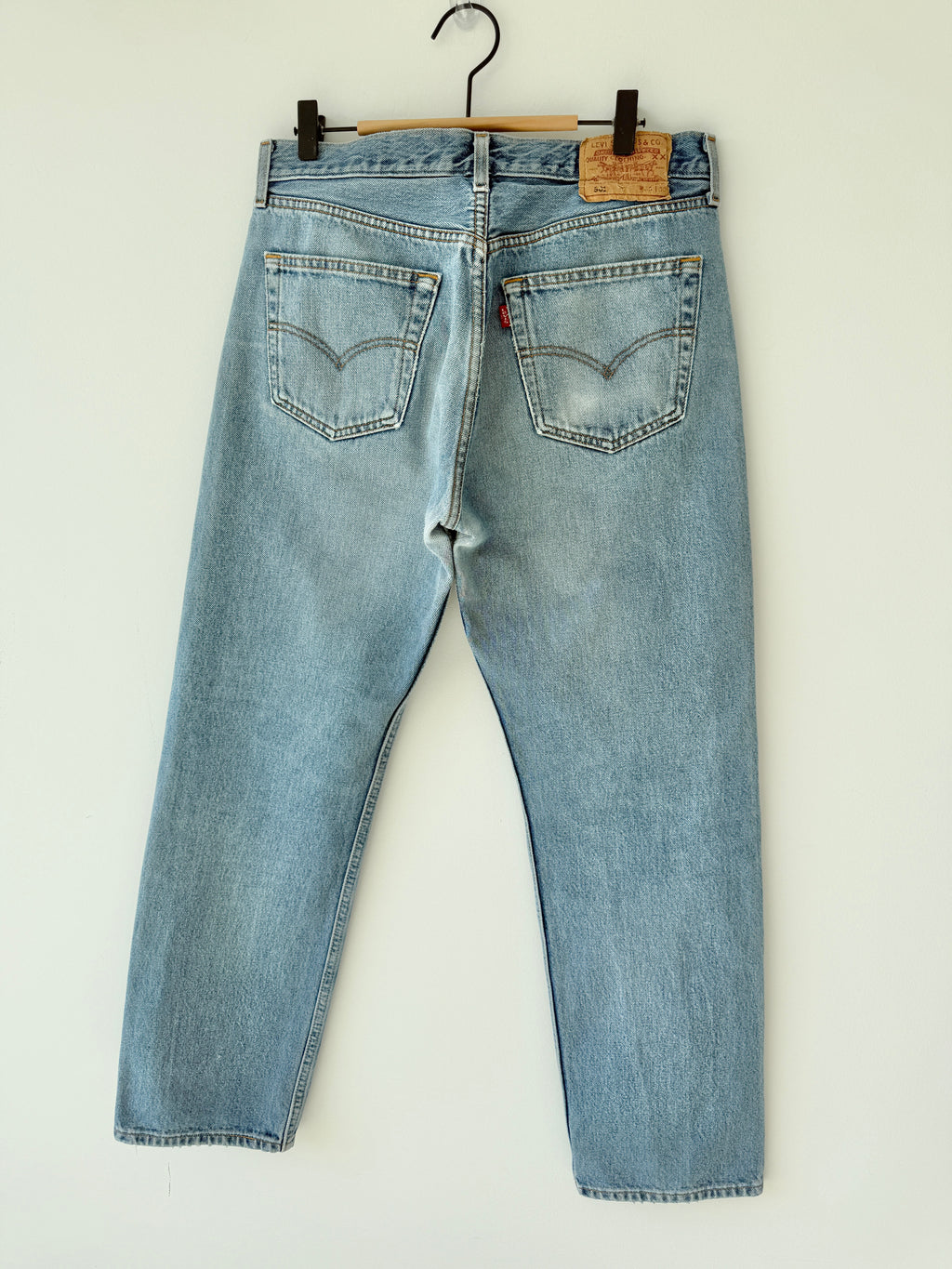 W31 L29 vintage Levis 501 30/31” measured waist medium faded blue wallet mark Y2K 501s