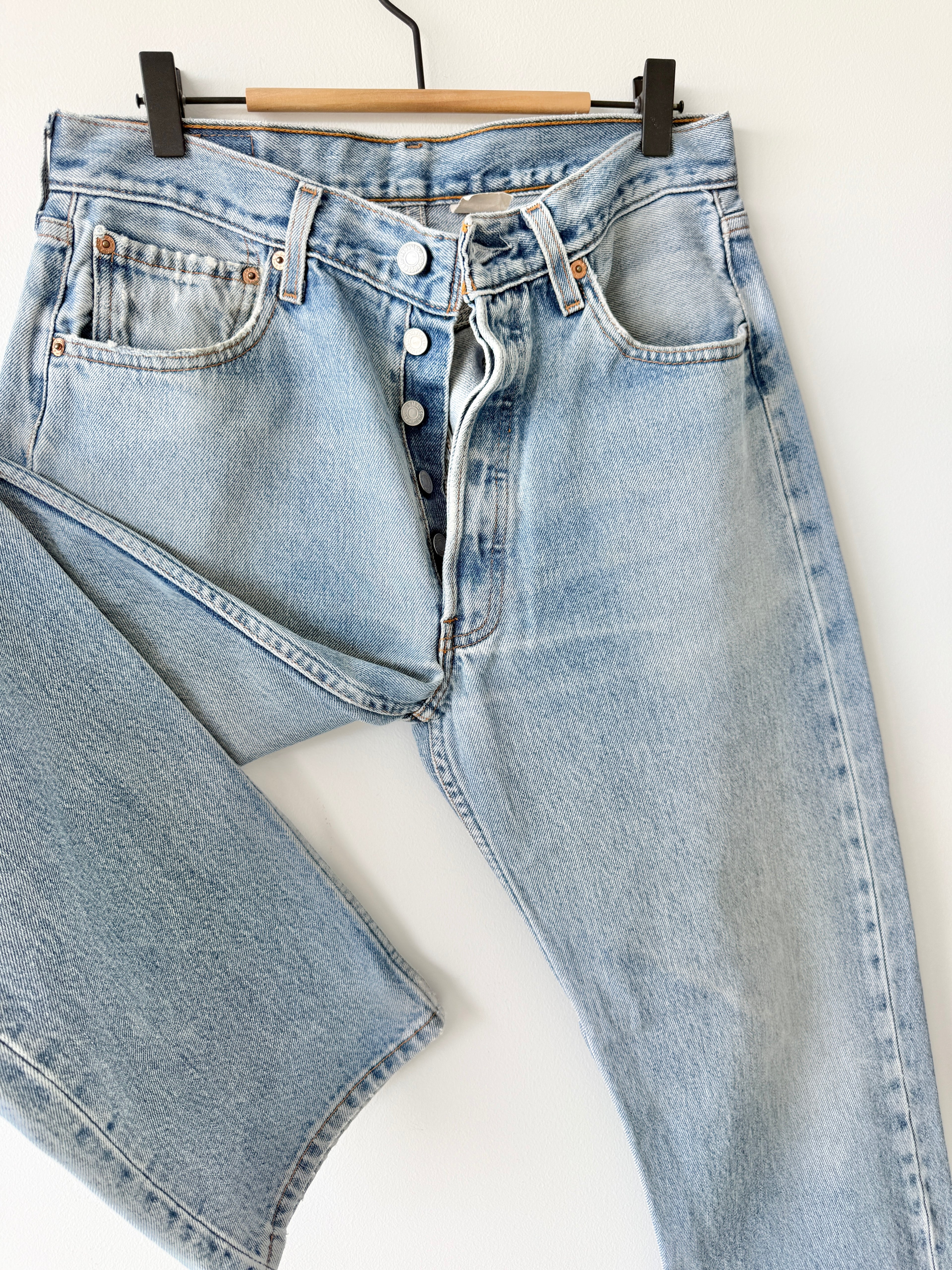 Soft W30 L31 vintage Levis 501 29/30” light blue faded Levi’s 501s Y2K