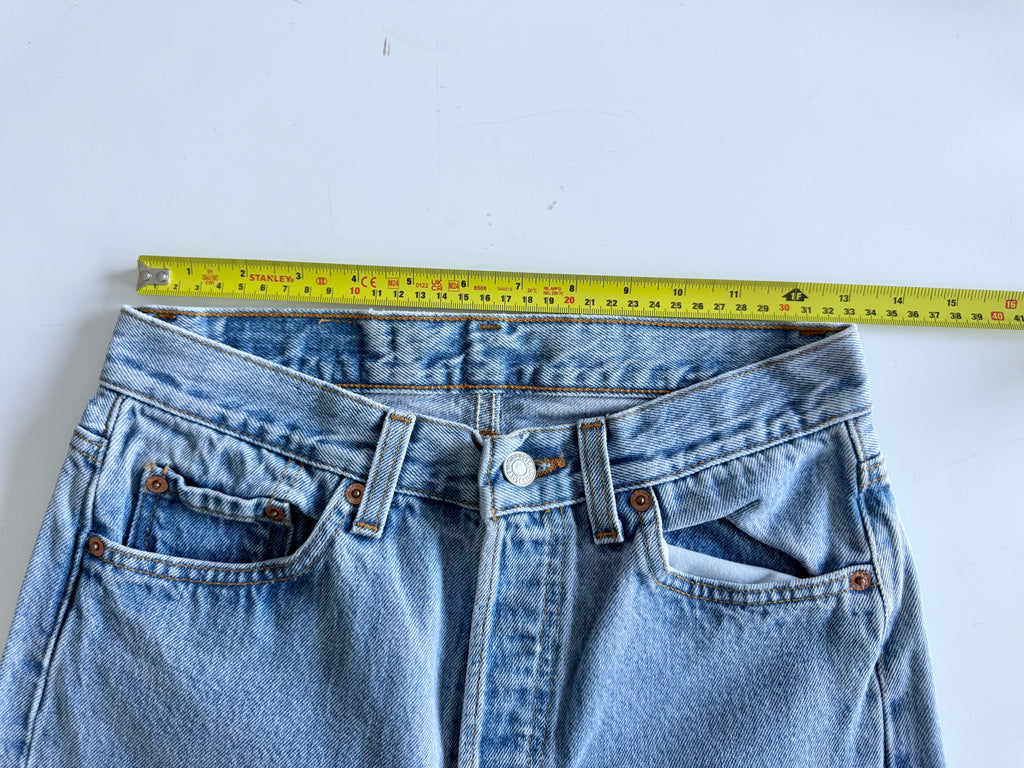 W27 L29 vintage Levis 501 light blue faded 26/27” measured waist 90s USA levis 501s slim hips
