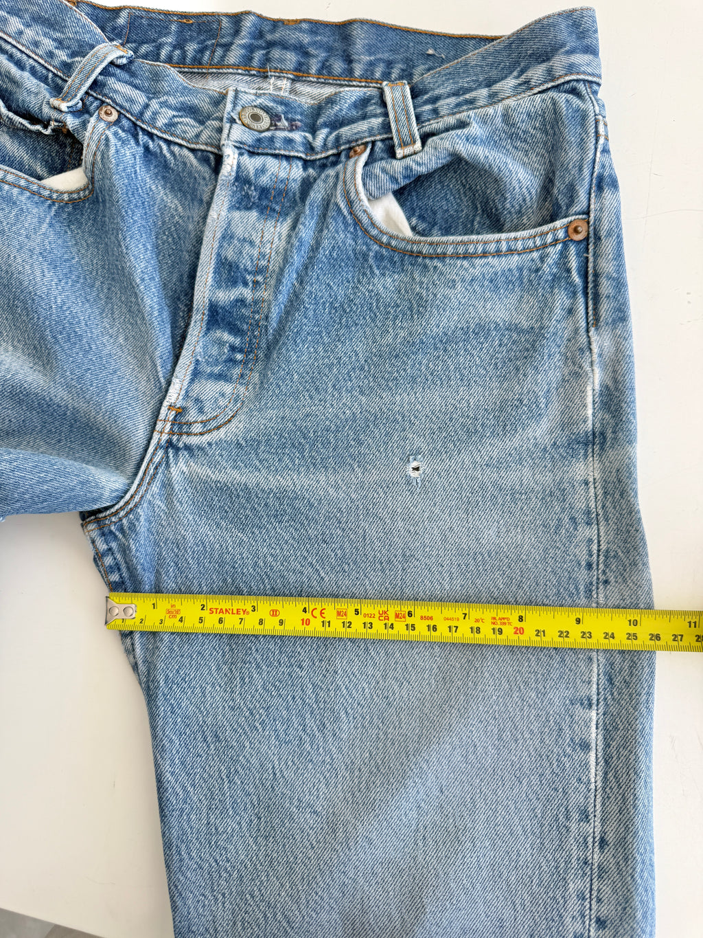 Distressed W26 L30 vintage Levis 701 0117 25/26” measured waist dark faded 80s 701 0117