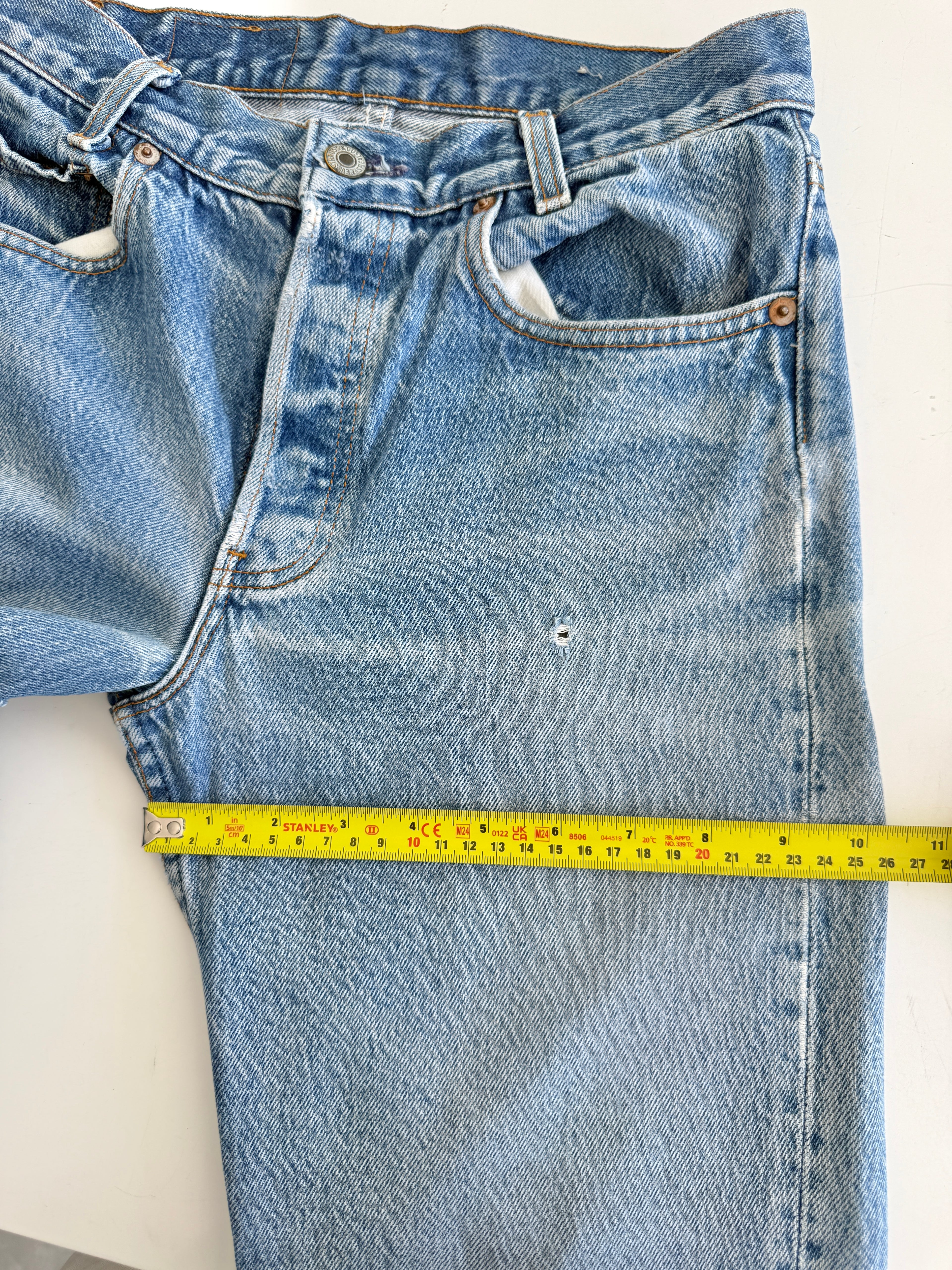 Distressed W26 L30 vintage Levis 701 0117 25/26” measured waist dark faded 80s 701 0117