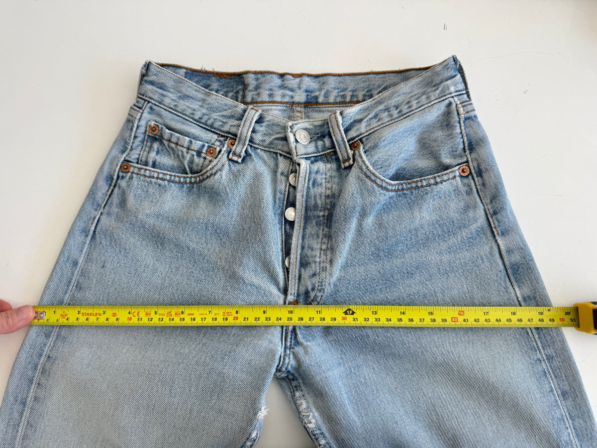 W25 L30 vintage Levis 501s 25” measured light blue faded Y2K 501s