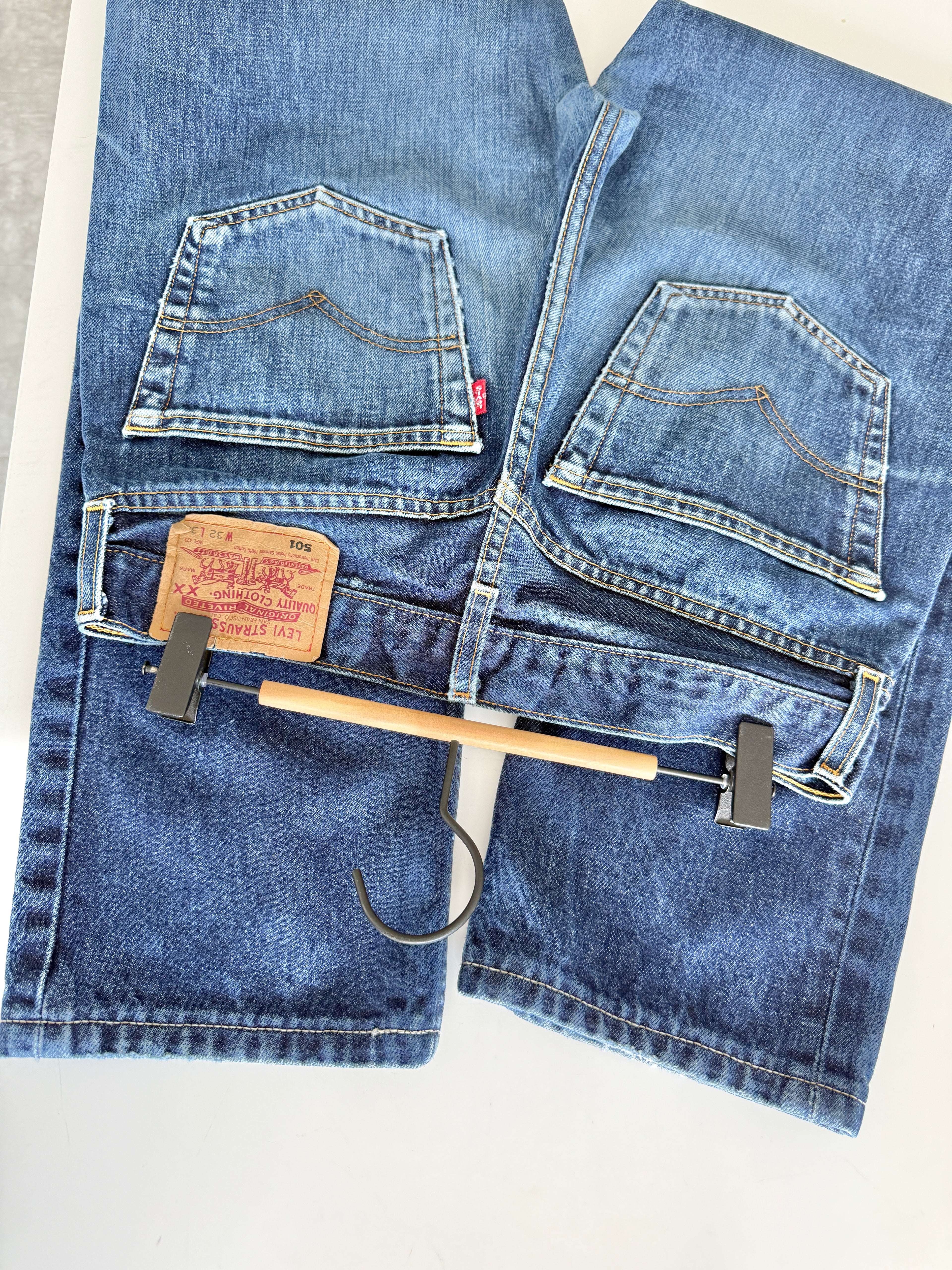 W30 L29 vintage Levis 501 29/30” dark blue Levi’s 501s Y2K