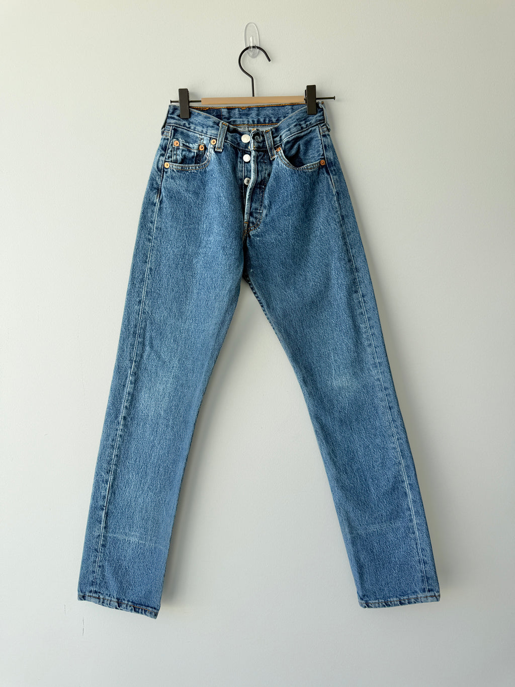 W23 L31 vintage Levis 501s 22/23” measured medium dark blue fade 501s Y2K