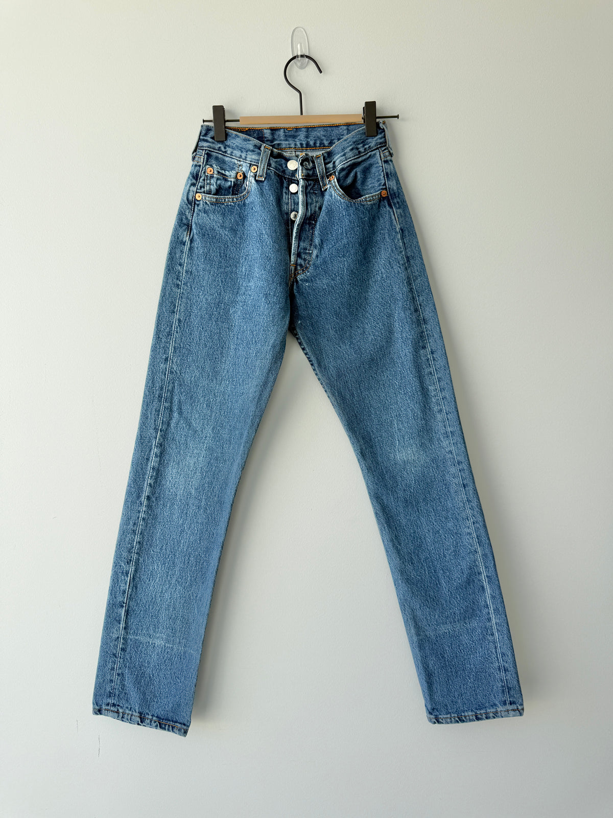 W23 L31 vintage Levis 501s 22/23” measured medium dark blue fade 501s Y2K
