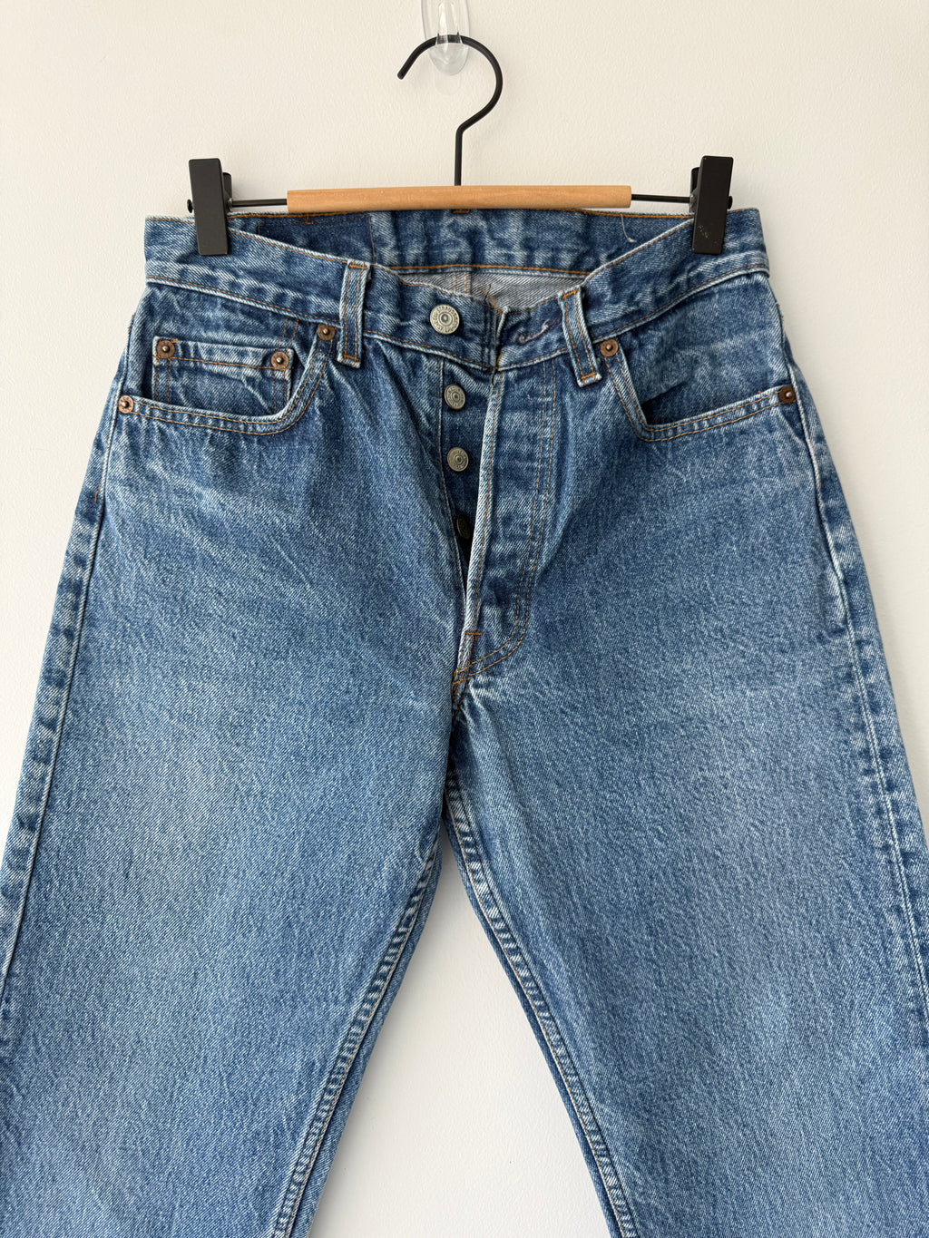 W26 L24 vintage Levis 501 25/26” dark blue faded Levi’s 501s USA 80s