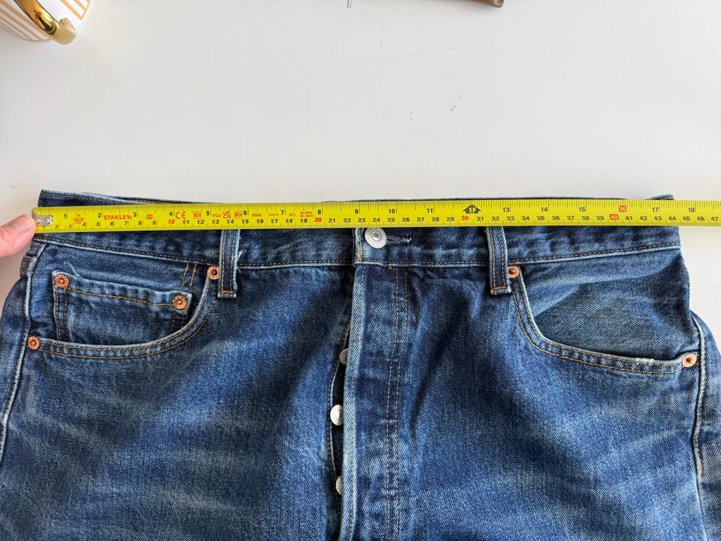 W34 L32 vintage Levis 501 dark blue faded 33/34” measured waist 501s 90s