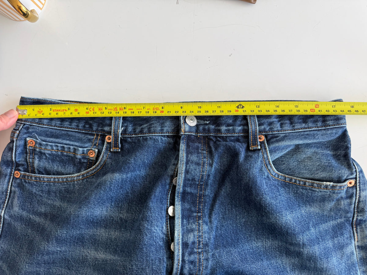 W34 L32 vintage Levis 501 dark blue faded 33/34” measured waist 501s 90s
