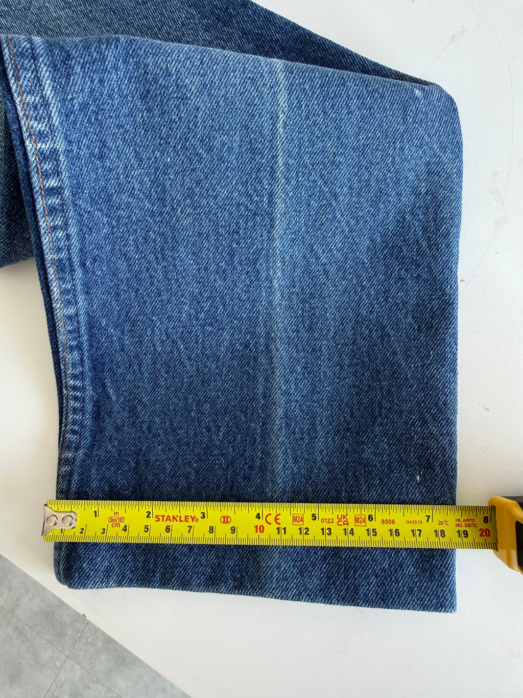 W25 L32 vintage Levis 630 02 17 dark blue fold lines  24/25” measured waist 630s USA 80s slim hips