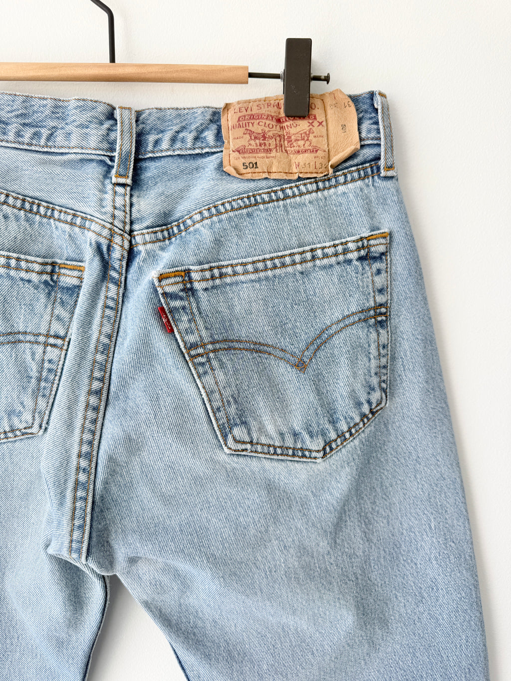 W28 L30 vintage Levis 501 27/28” light blue Levi’s 501s 90s