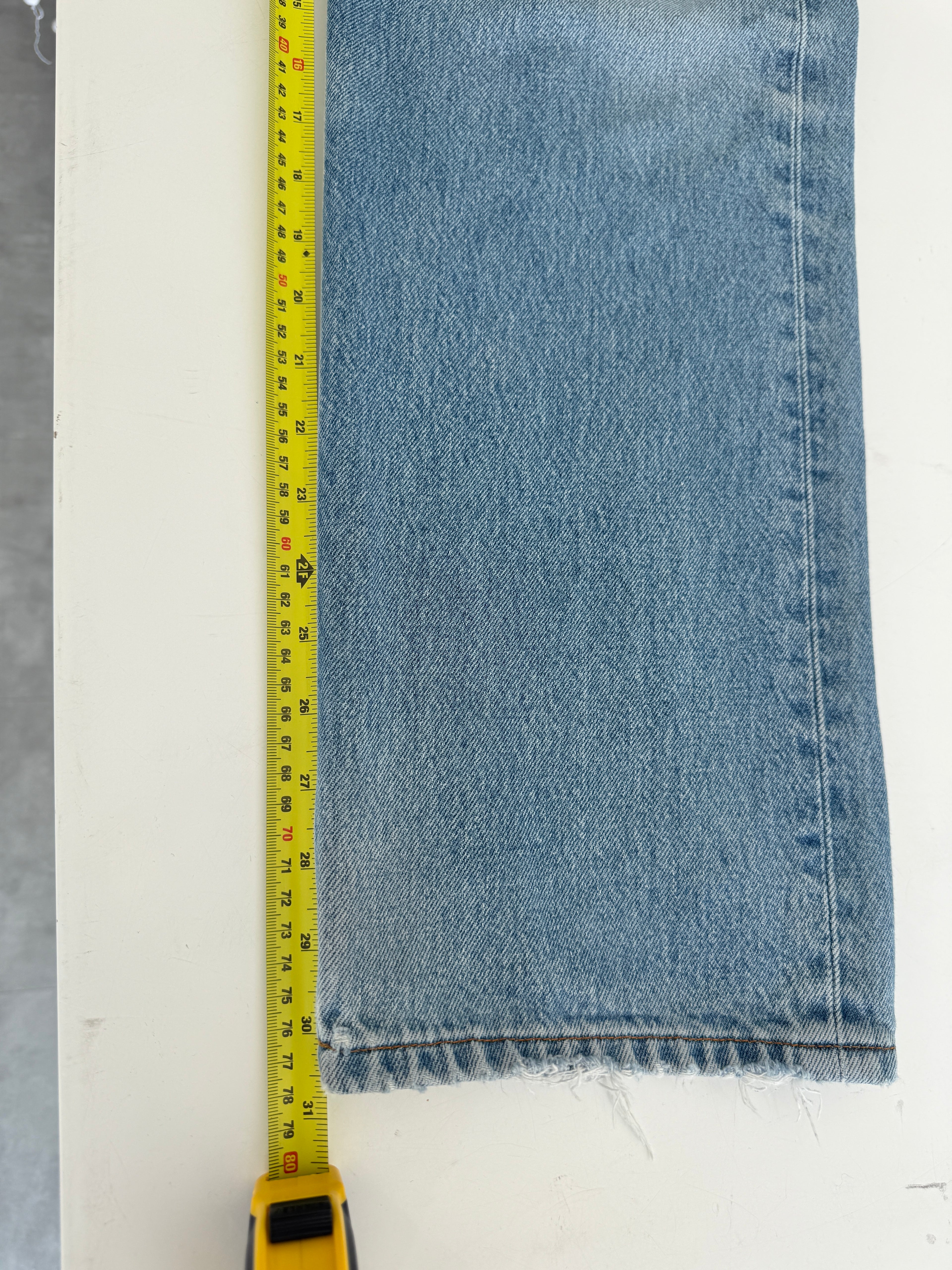 Soft W34 L30 vintage Levis 501 32-34” measured light medium blue faded denim Y2K 501s