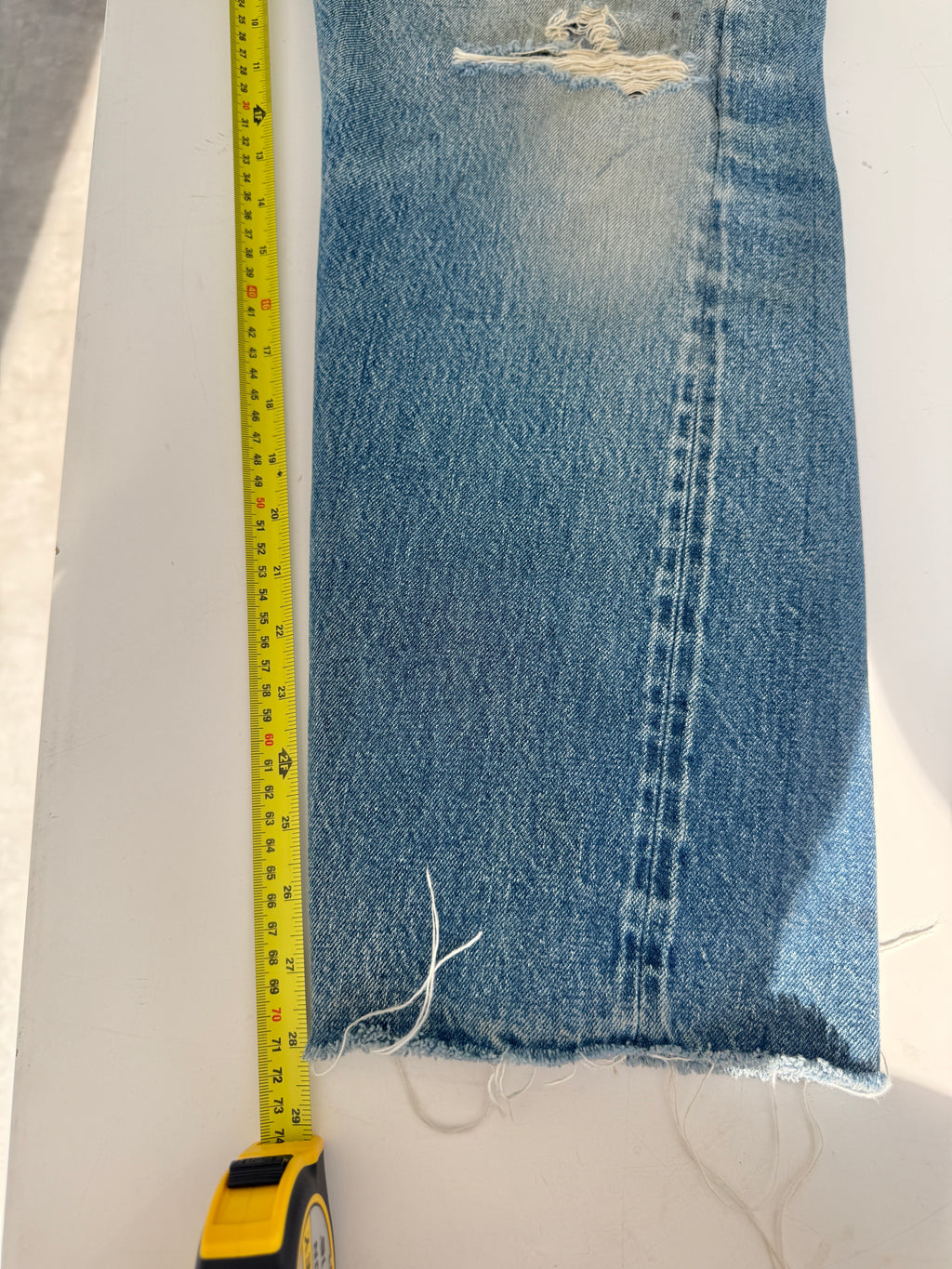 Selvedge soft W34 L28 vintage Levis 501xx 32/34” measured waist light faded blue USA 70s  501 selvedge