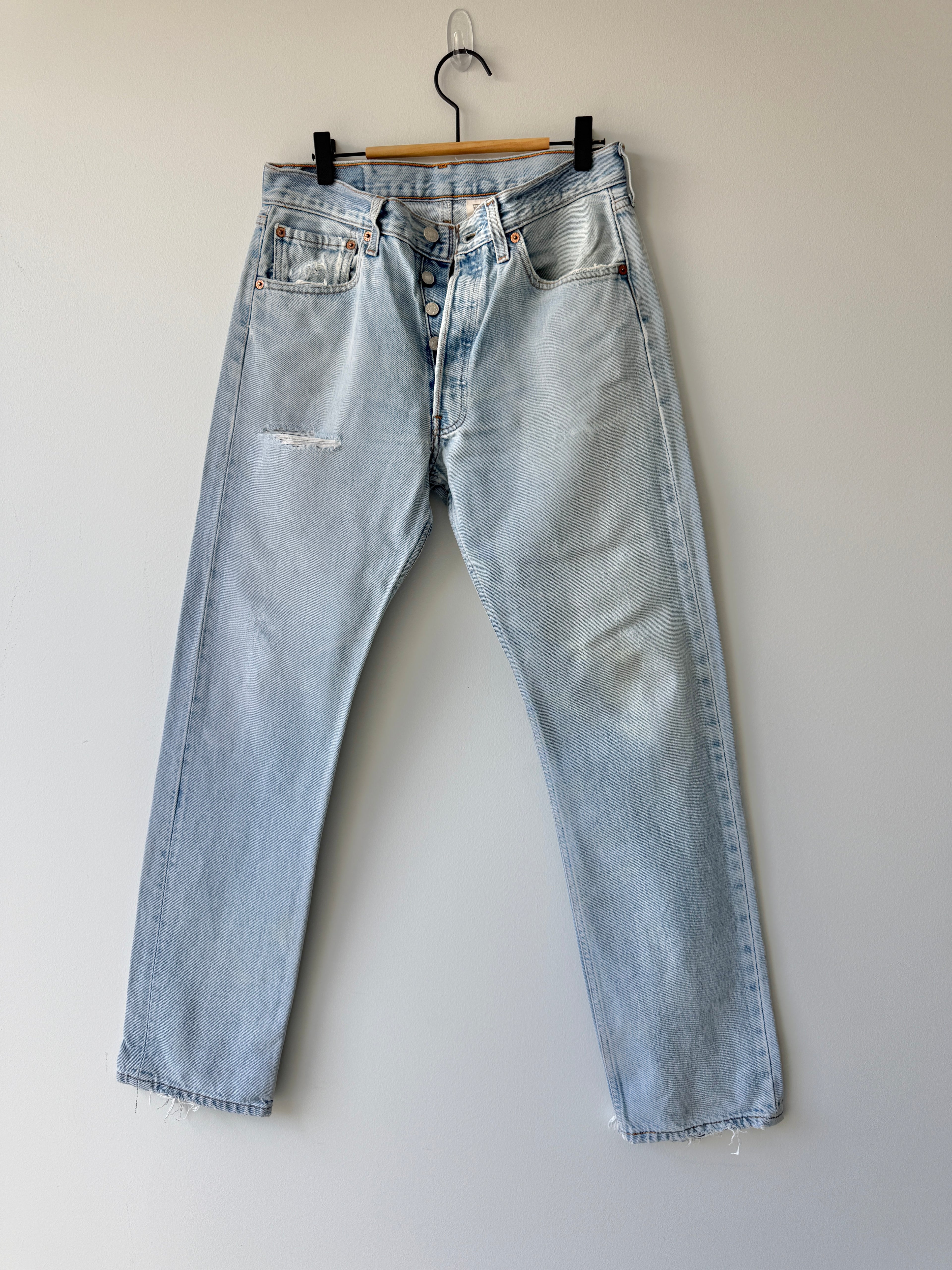 W30 L31 vintage Levis 501 29/30” light blue Levi’s 501s destroyed but beautiful denim