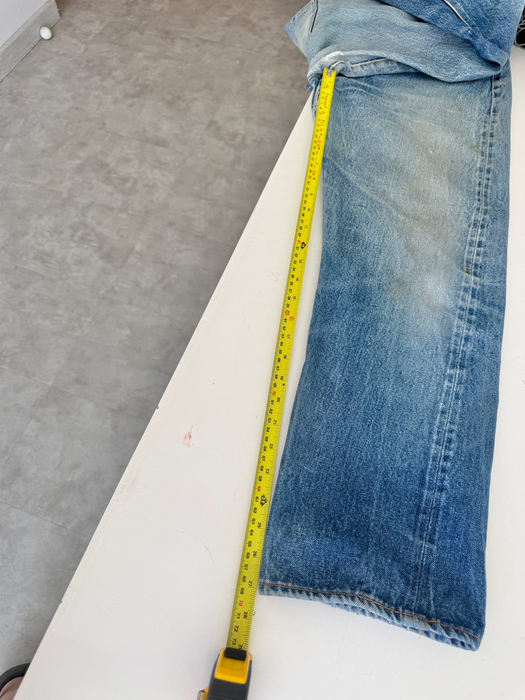 W30 L27 vintage Levis 501 29/30” measured waist dark faded blue 501s USA 80s