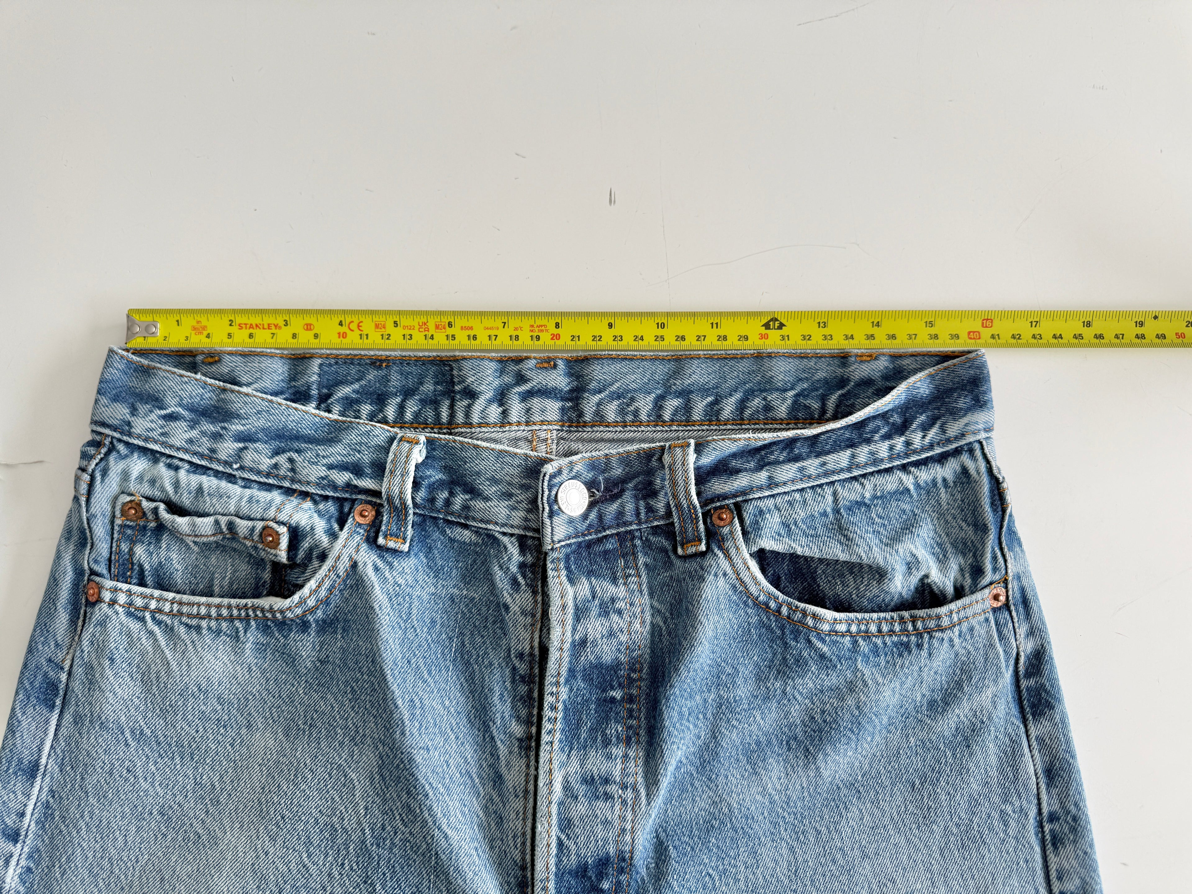 W32 L27 vintage Levis 501 31/32” measured unique faded blue denim 90s USA Levi’s 501s