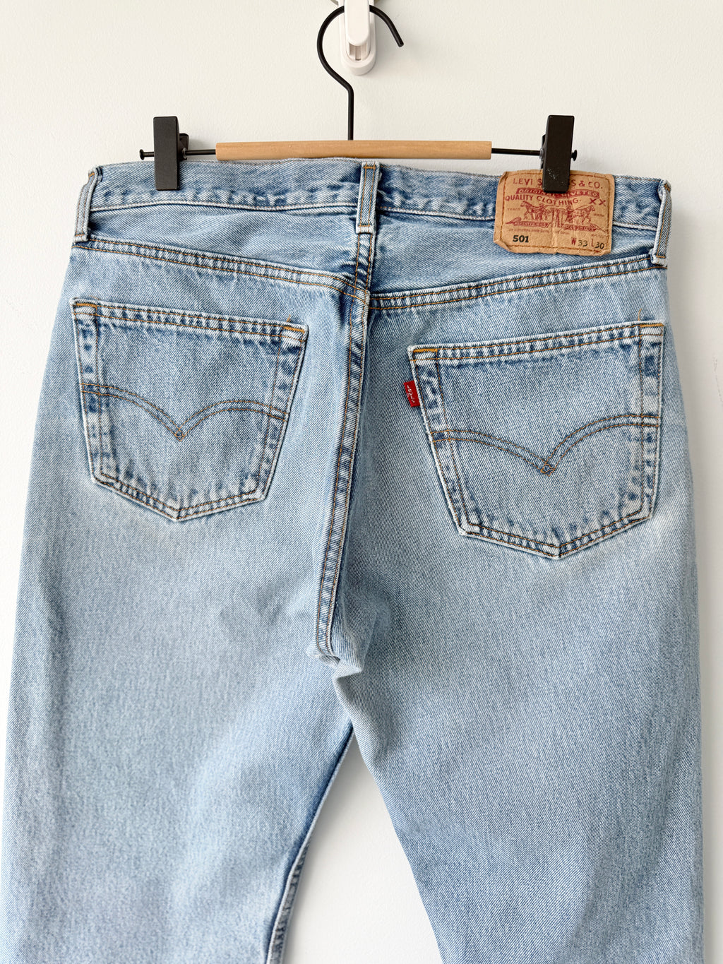 W31 L29 vintage Levis 501 31” measured unique faded blue denim 90s Levi’s 501s