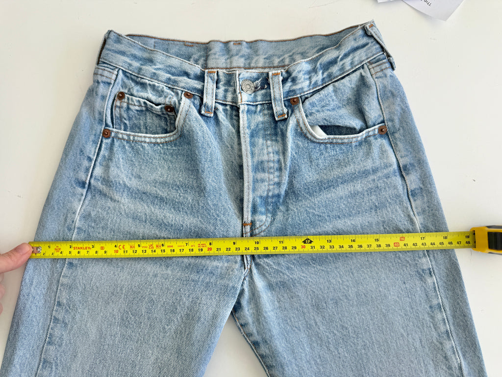 W24 L28 vintage Levis 501 24” light blue Levi’s 501s 80s