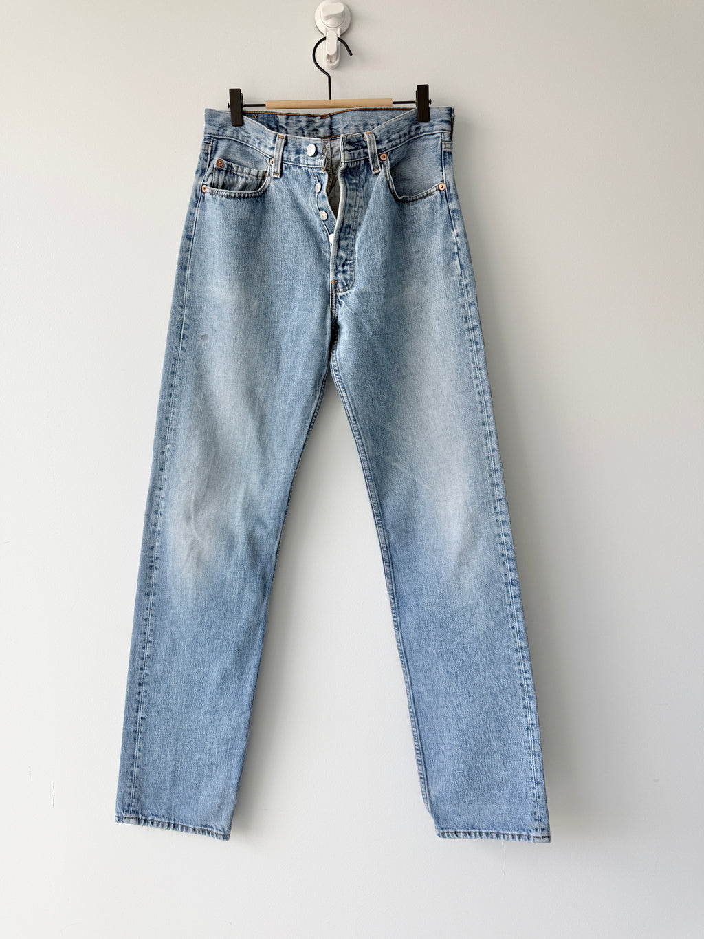 W29 L34 vintage Levis 501 29” measured medium light blue faded 90s denim Levi’s 501s USA