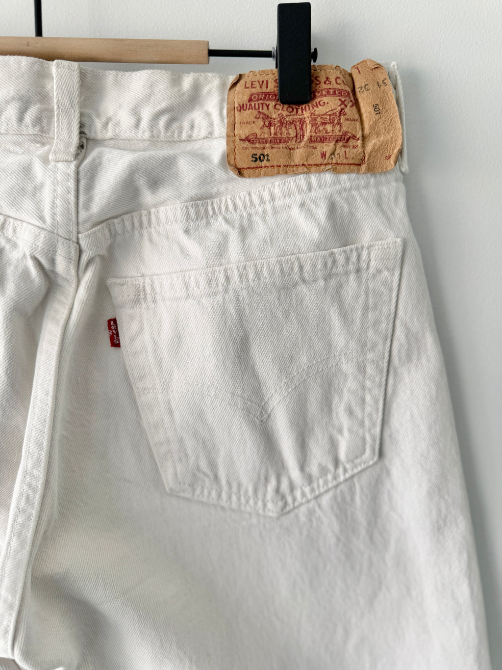 W29 L27 vintage Levis 501 28-29” measured unique white denim 90’s 501s