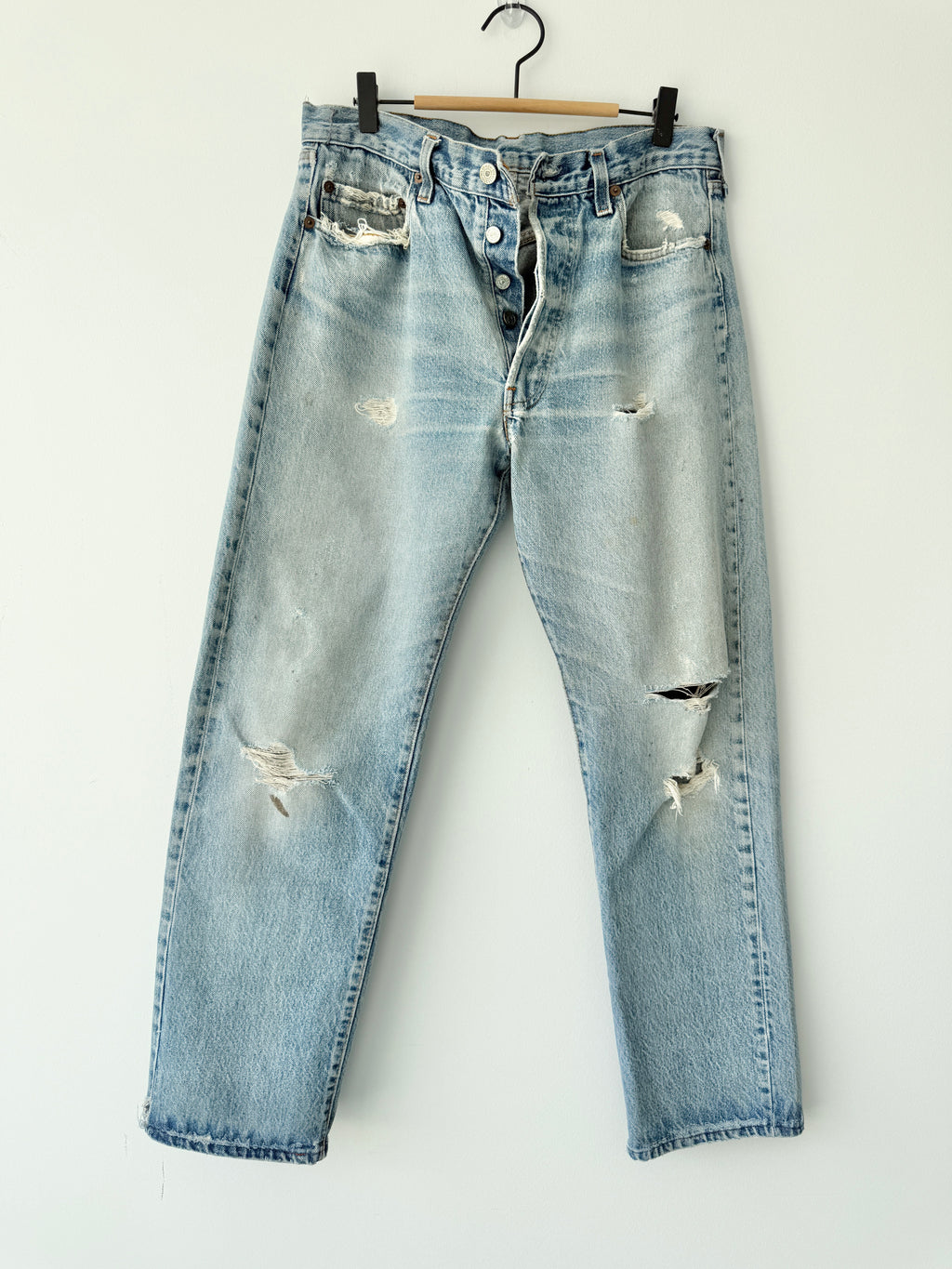 W31 L29 vintage Levis 501s 30/31” medium light blue denim Levi’s 501s 80s USA
