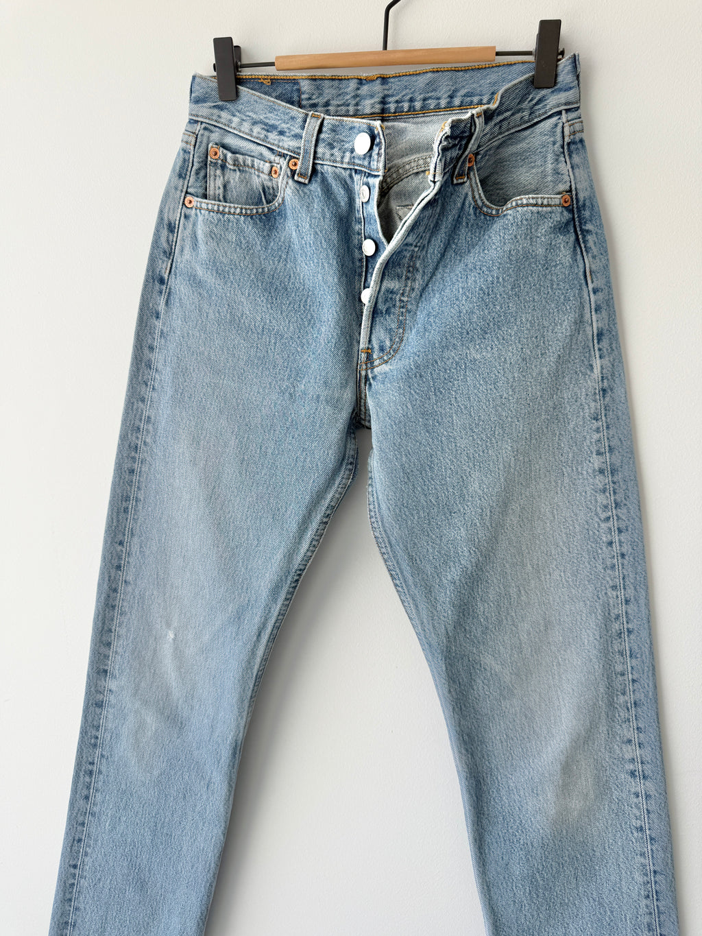 W26 L33 vintage Levis 501 25/26” measured waist medium faded blue 501s Y2K