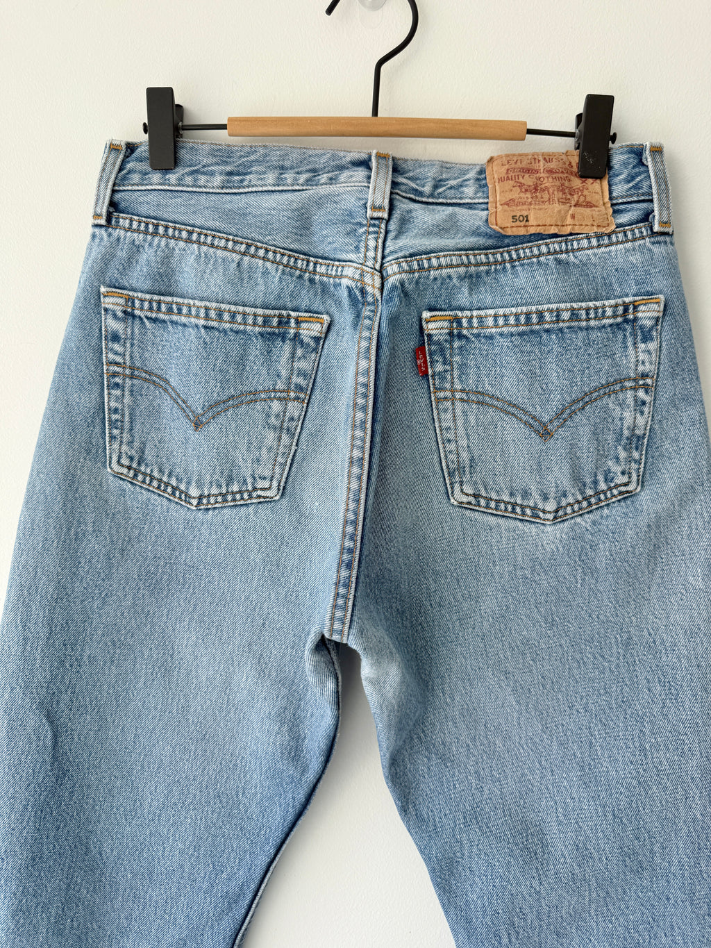 W28 L30 vintage Levis 501s 27/28” medium blue denim Levi’s 501s Y2K
