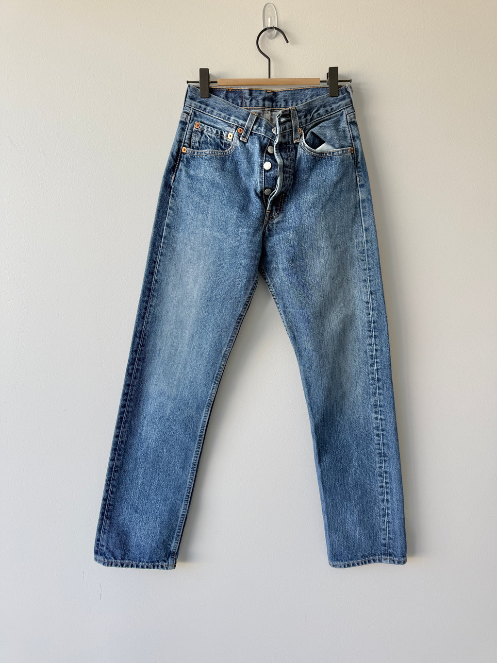 W24 L31 vintage Levis 501 23/24” measured waist dark faded blue 90s 501s