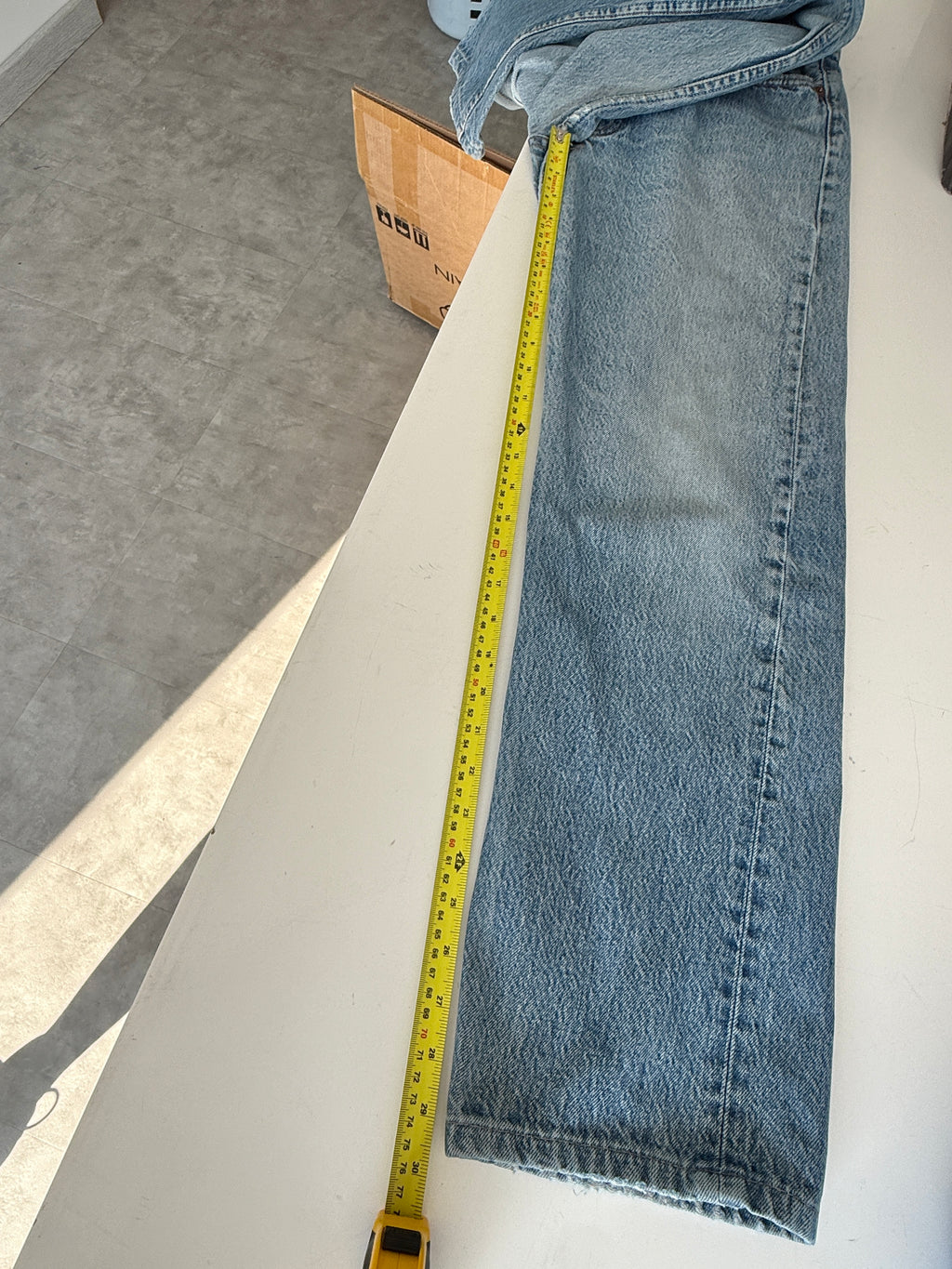 W29 L29 vintage Levis 501s 28/29” measured medium fade blue 501s early 90s medium lower rise