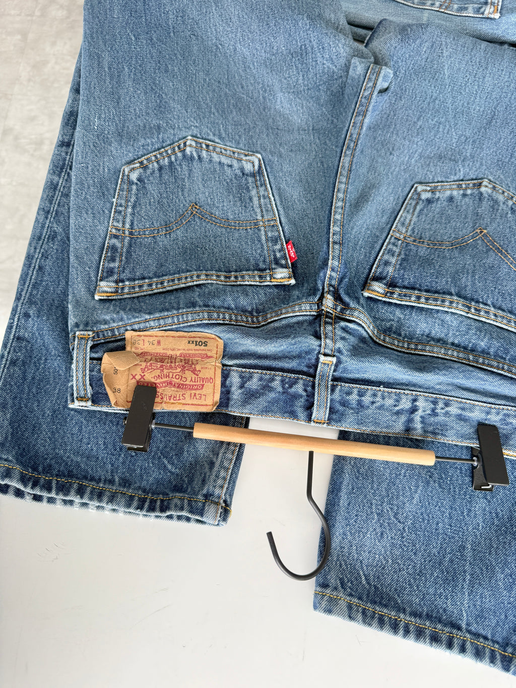 W31 L29 vintage Levis 501s 30/31” measured dark blue denim Levi’s 501s 90s