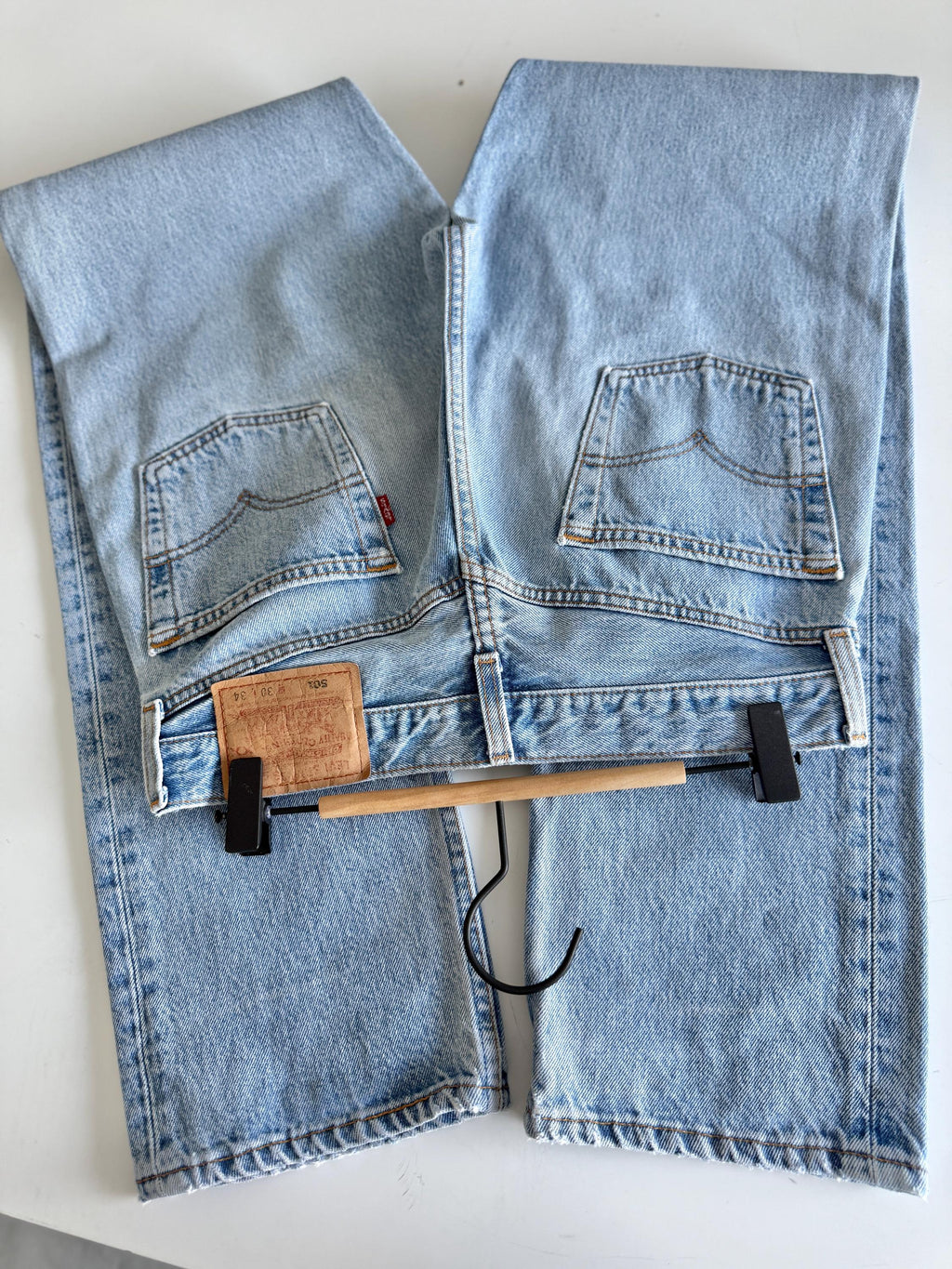 W29 L33 Levis 501 vintage 28-29” measured waist light blue made in USA 90s