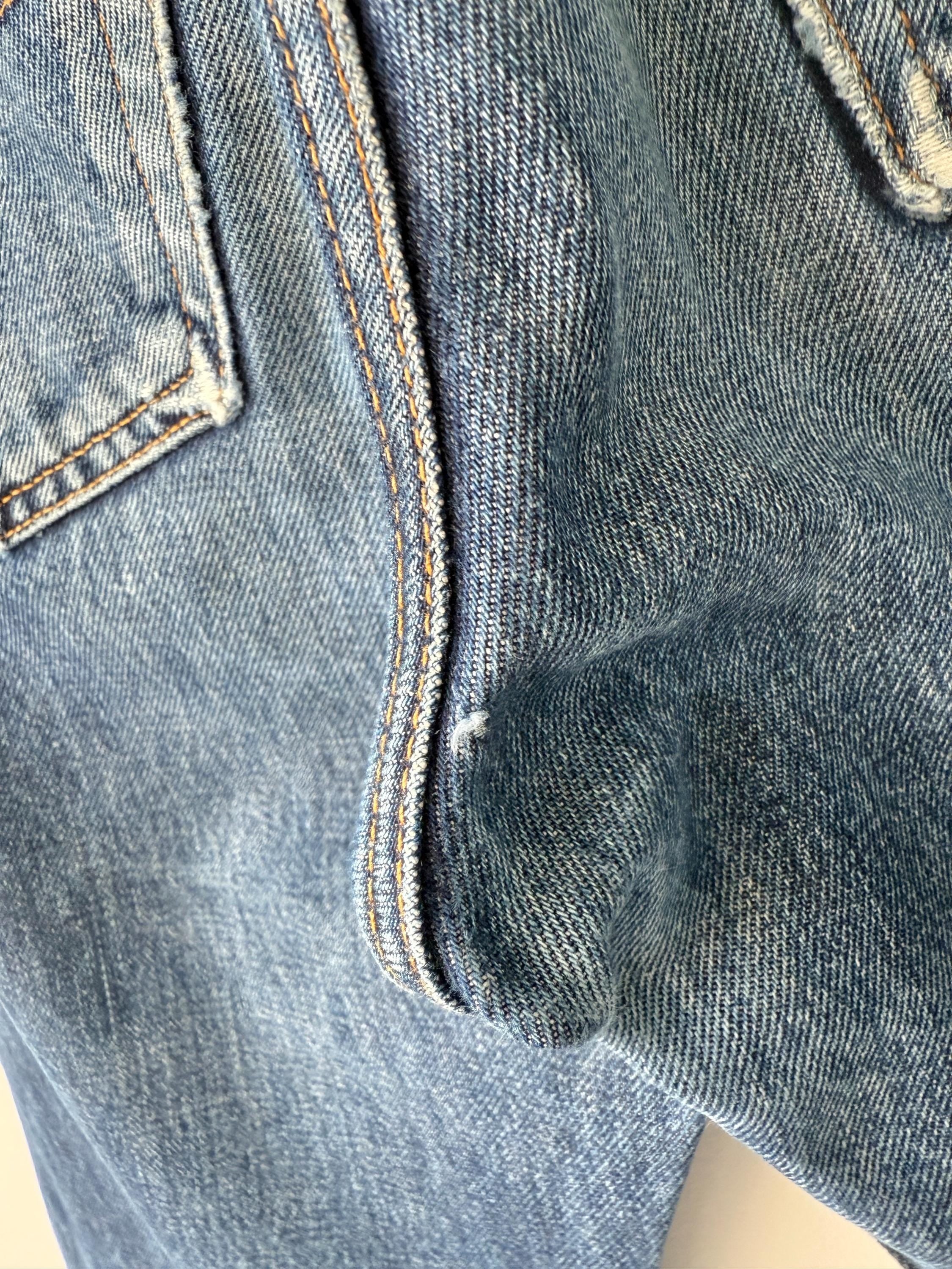 W29 L30 vintage Levis 501 28-29” measured dark blue made in Y2K