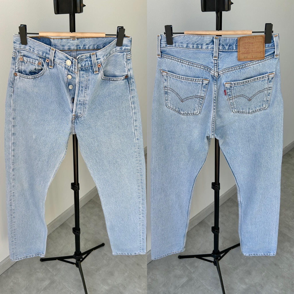 Levis 501 vintage w26 L31 Levi’s faded light blue straight leg Levi’s 501 90s USA vintage Levi’s 501  (25/26 waist)