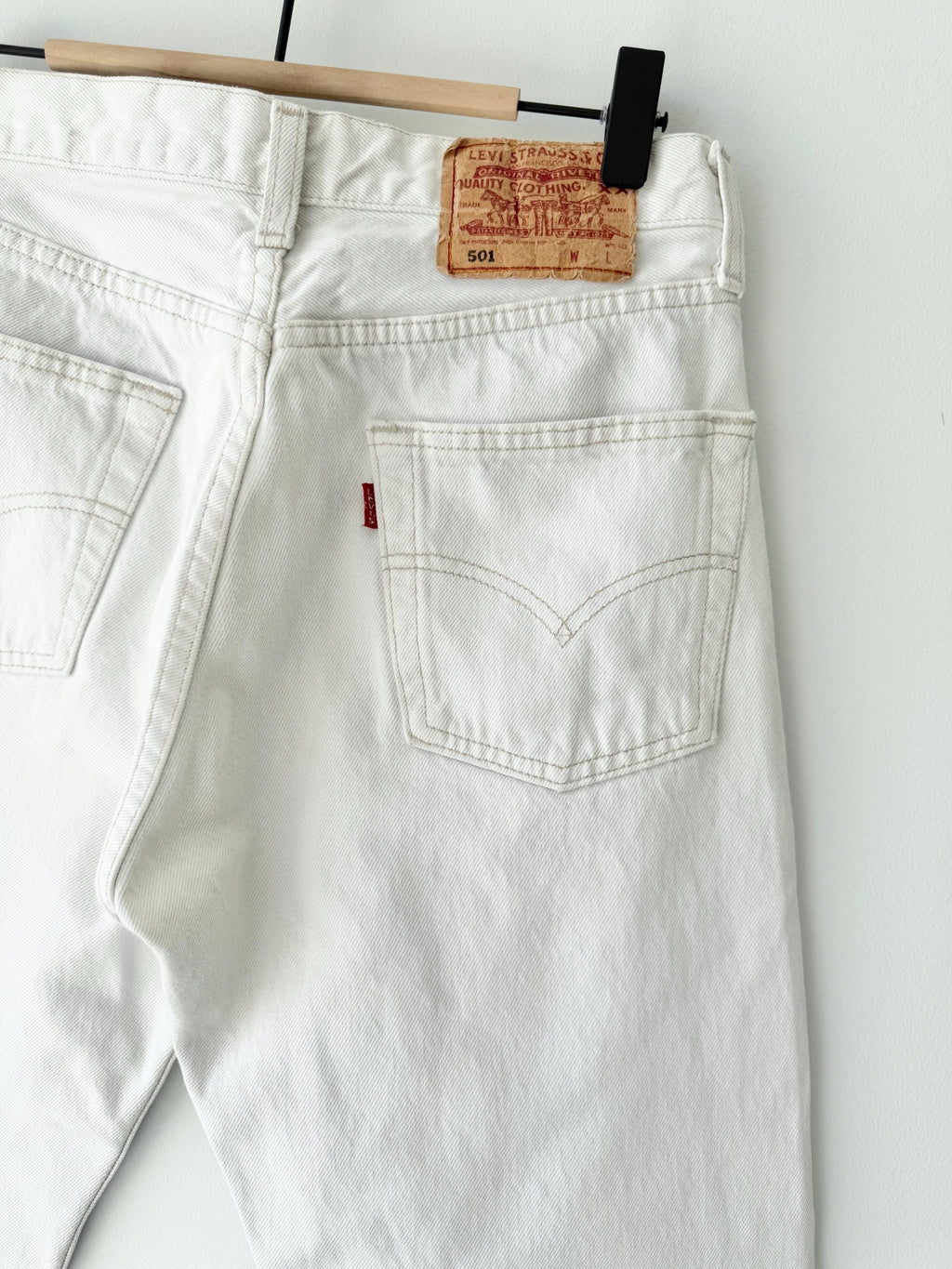 W27 L33 Levis 501 vintage 26-27” waist off white 501s made in Spain 90s